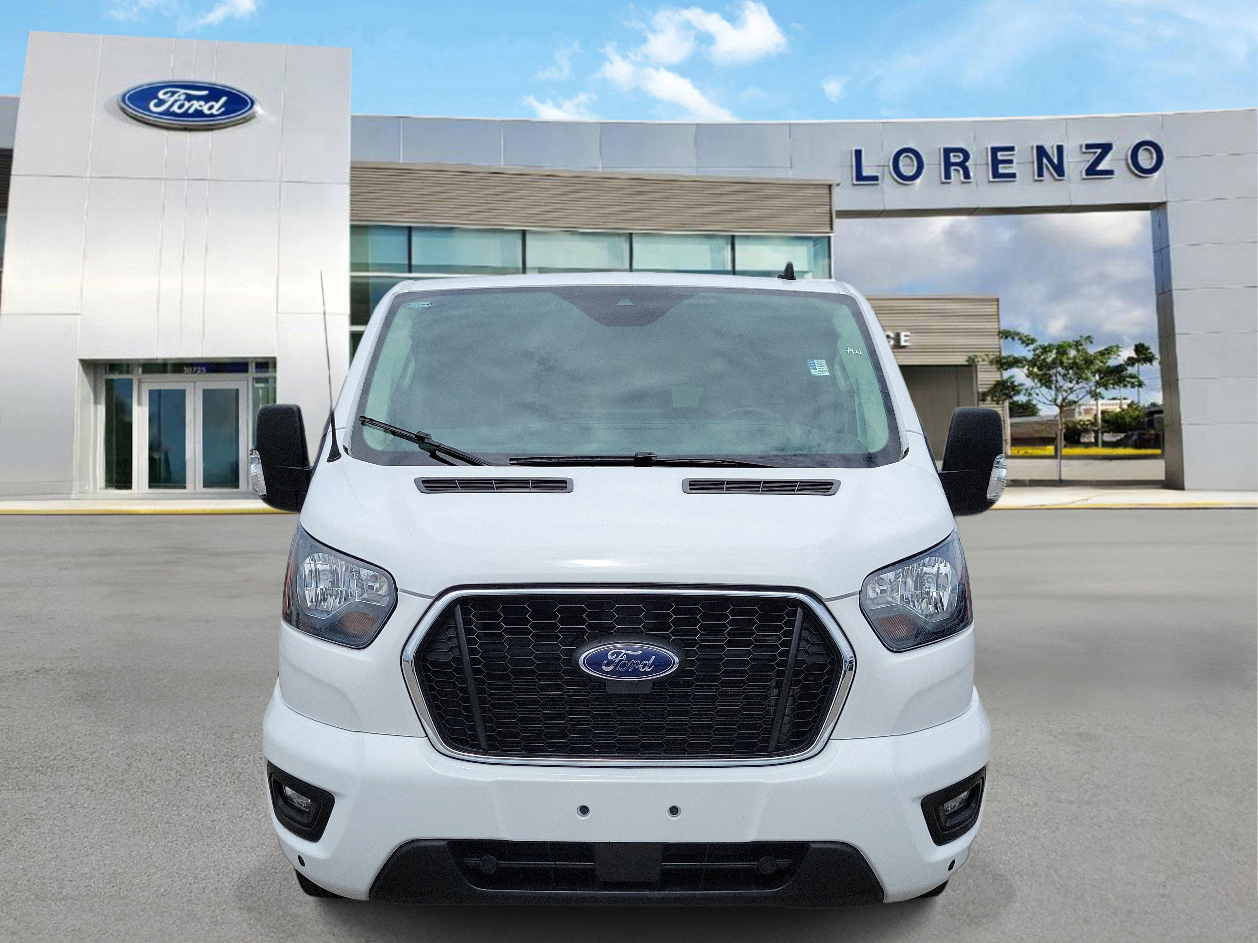 2024 Ford Transit Passenger Wagon XLT