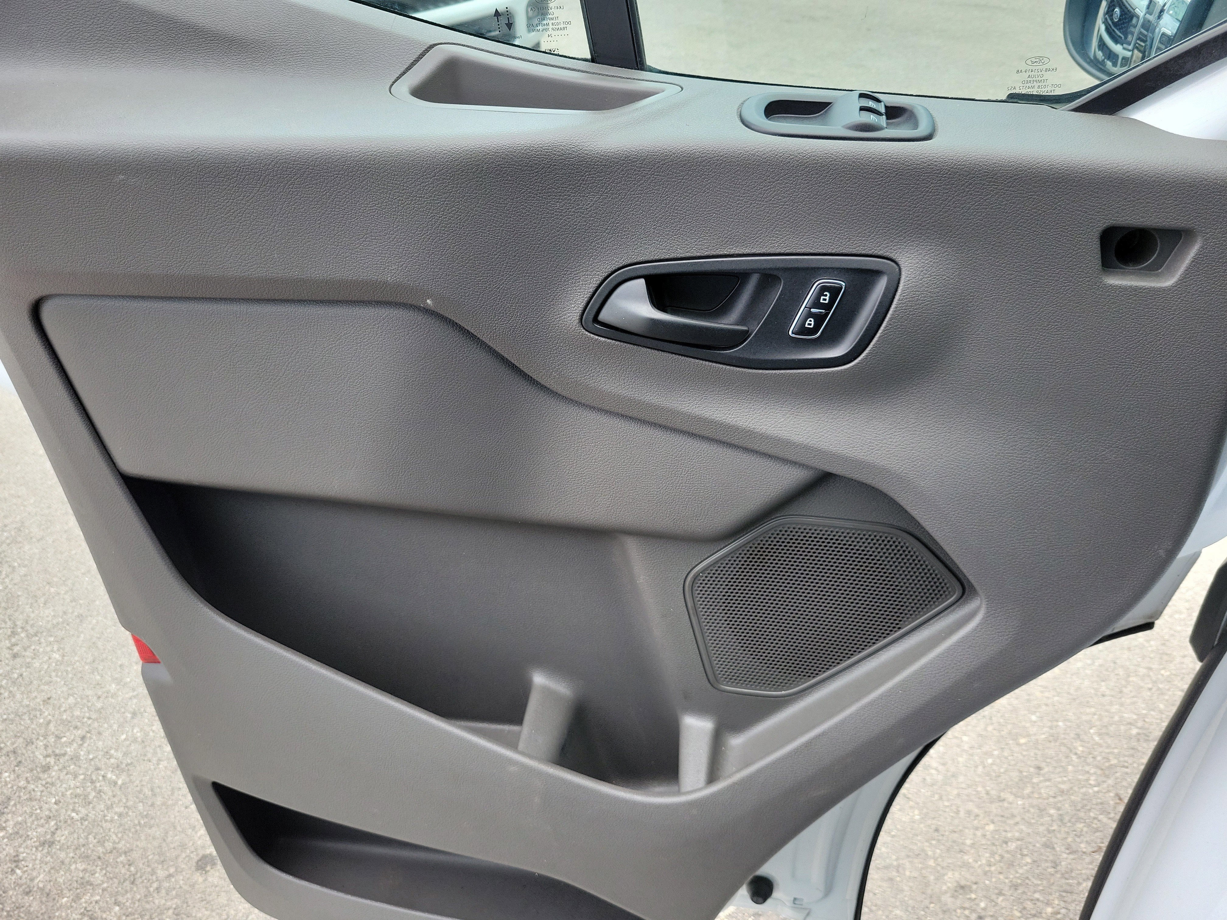 2024 Ford Transit Passenger Wagon XLT