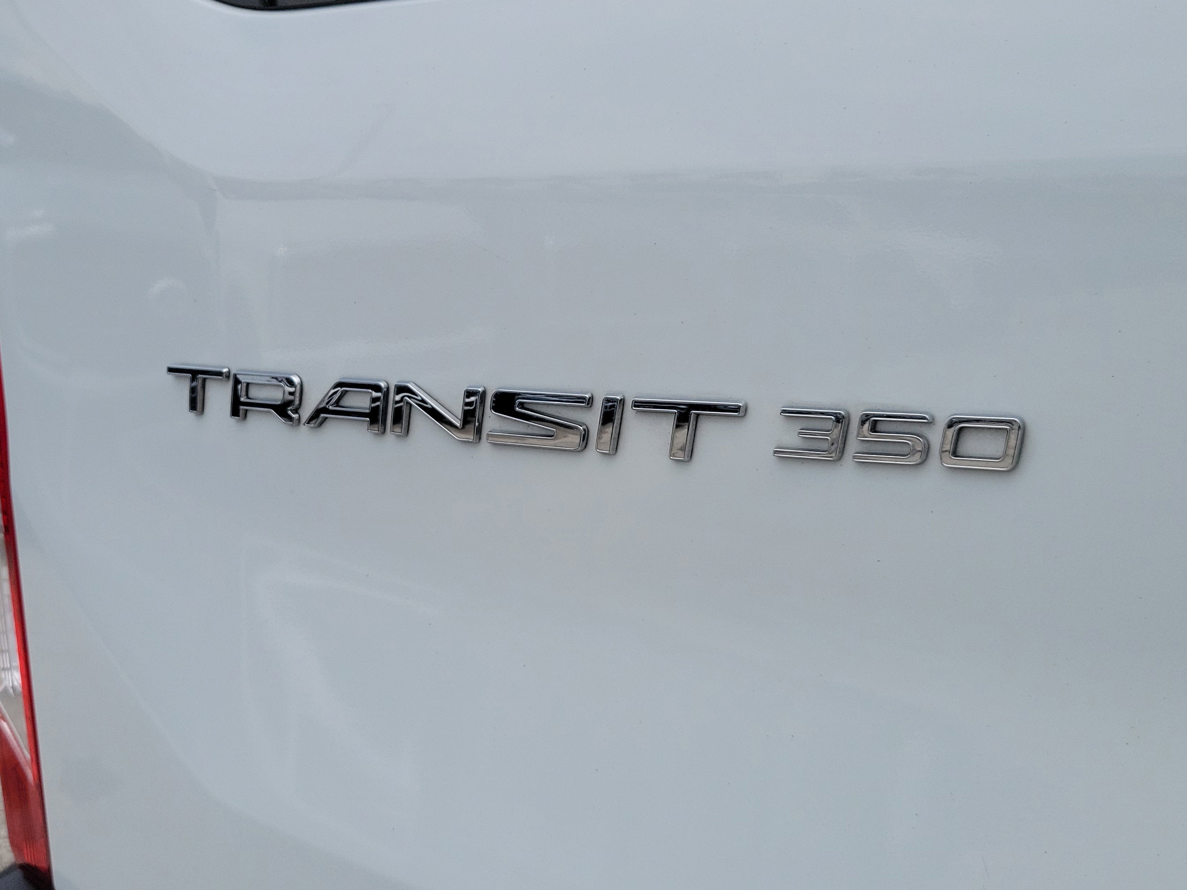 2024 Ford Transit Passenger Wagon XLT