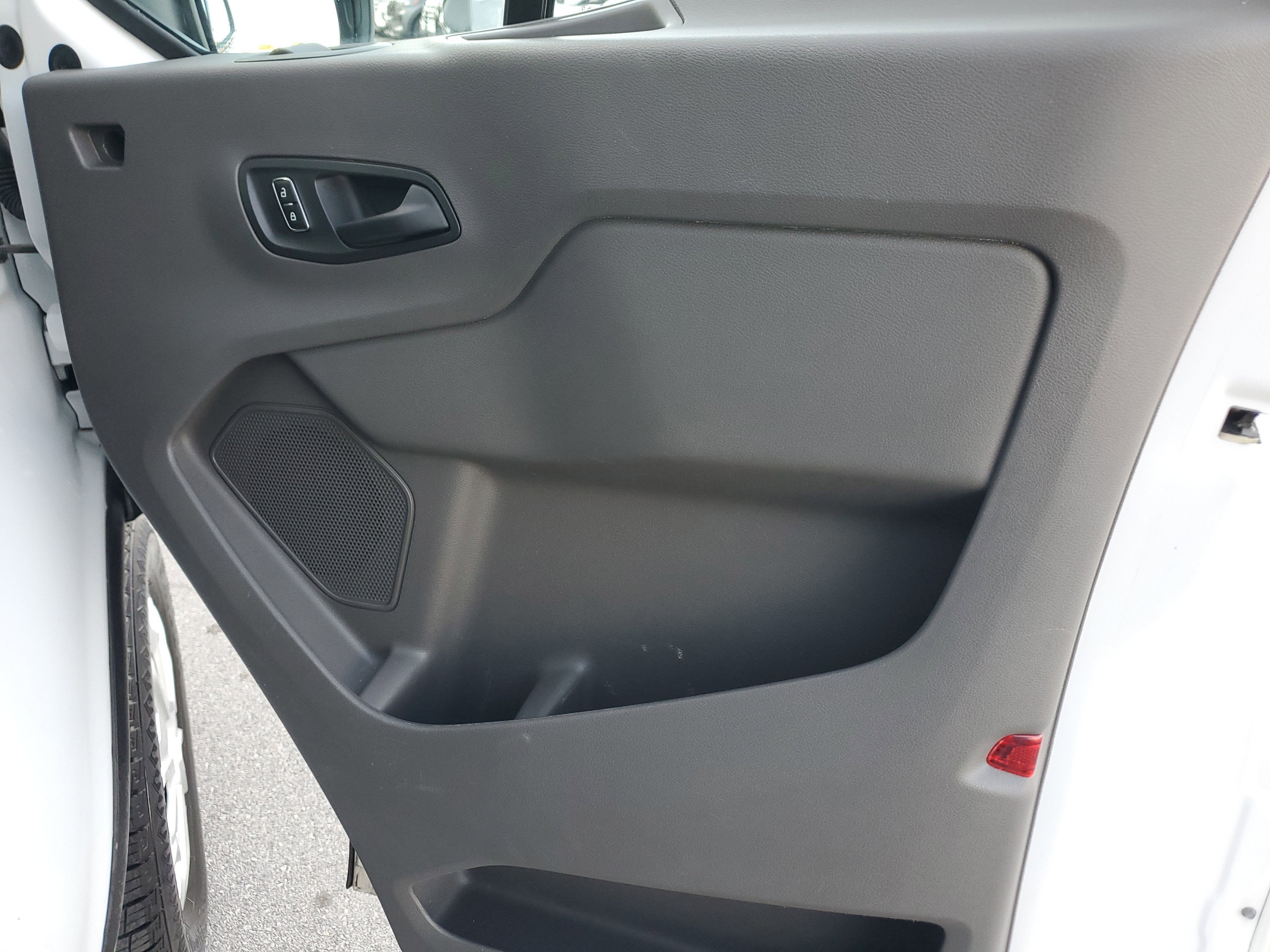 2023 Ford Transit Passenger Wagon XLT