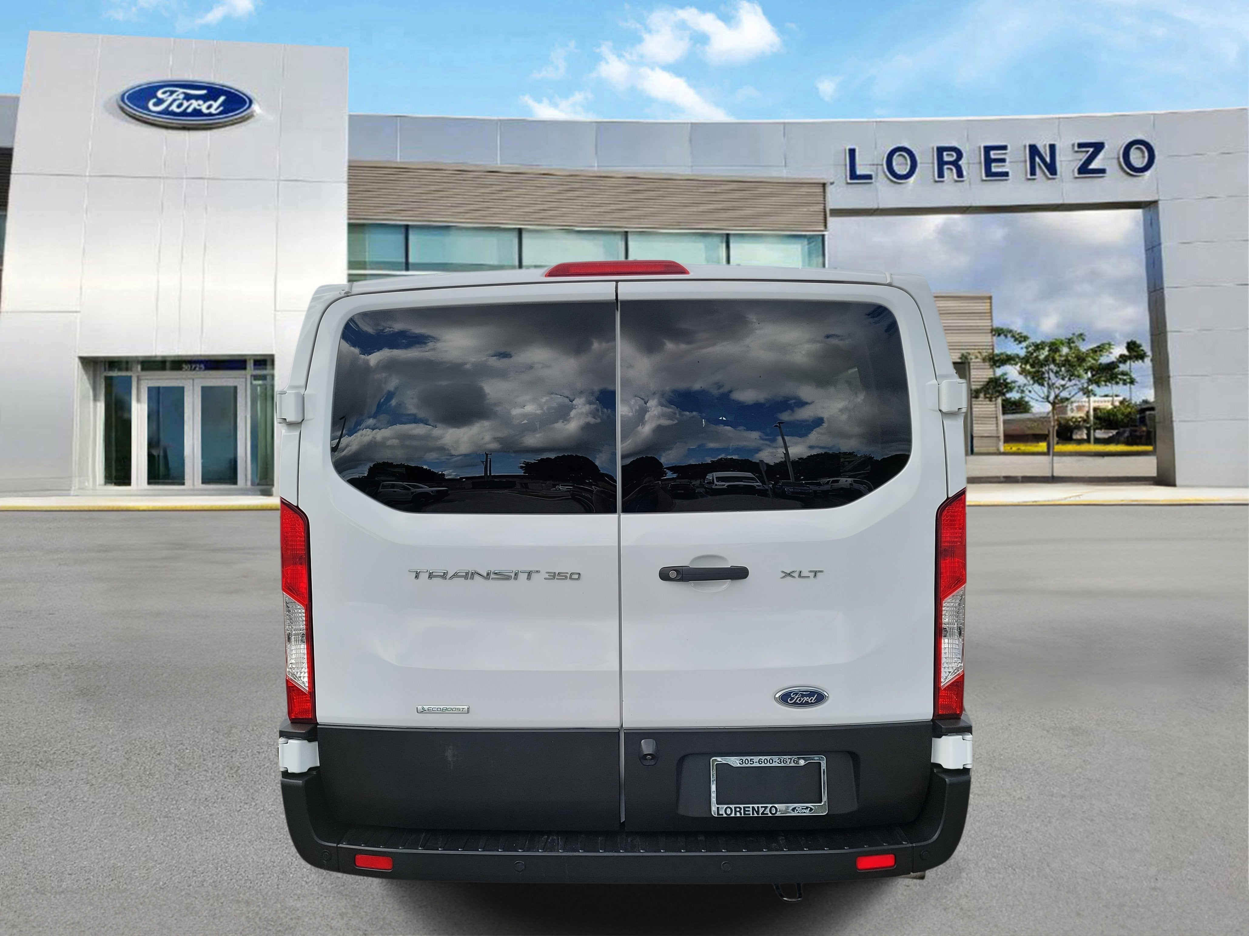2023 Ford Transit Passenger Wagon XLT