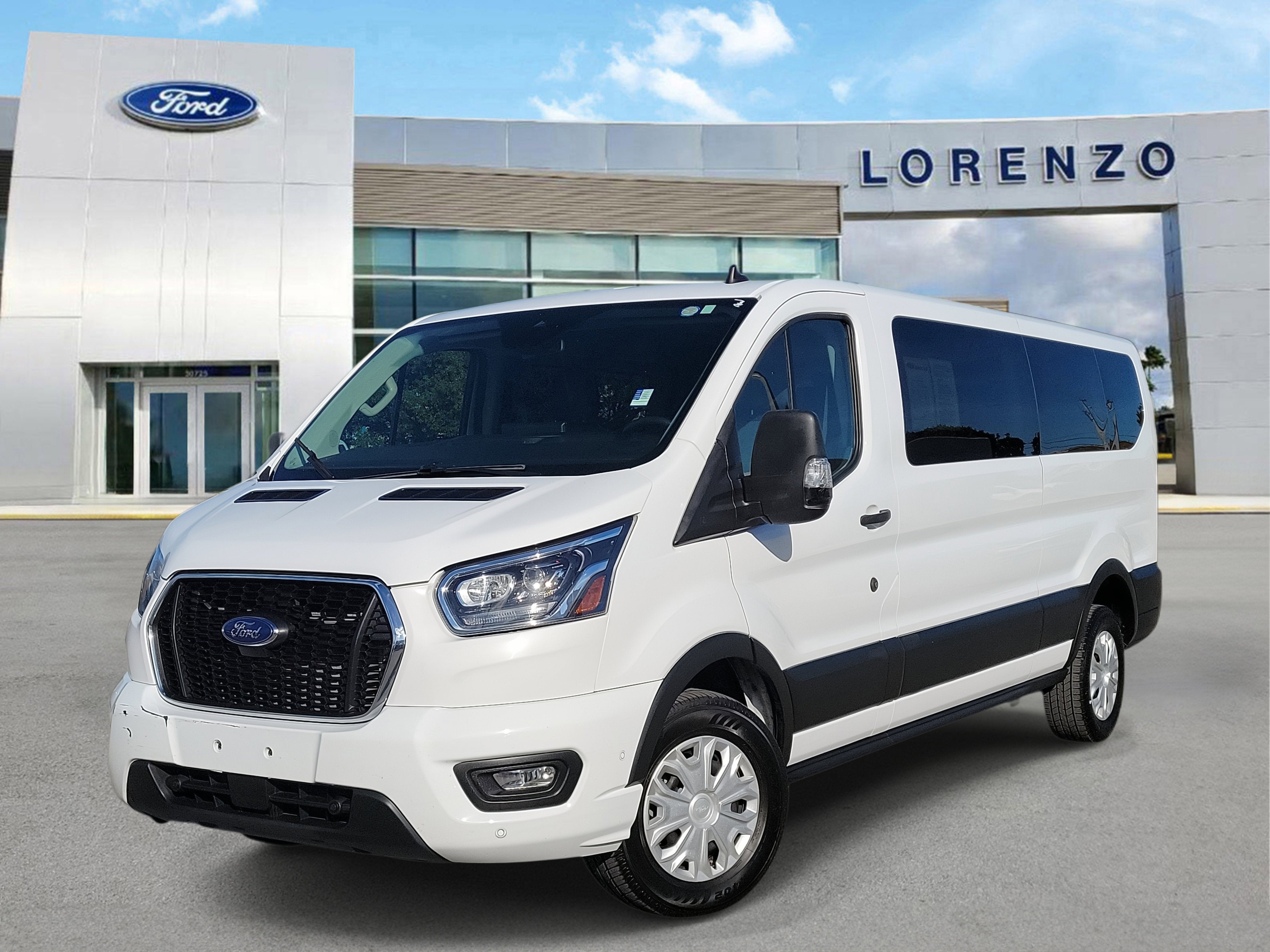 2023 Ford Transit Passenger Wagon XLT