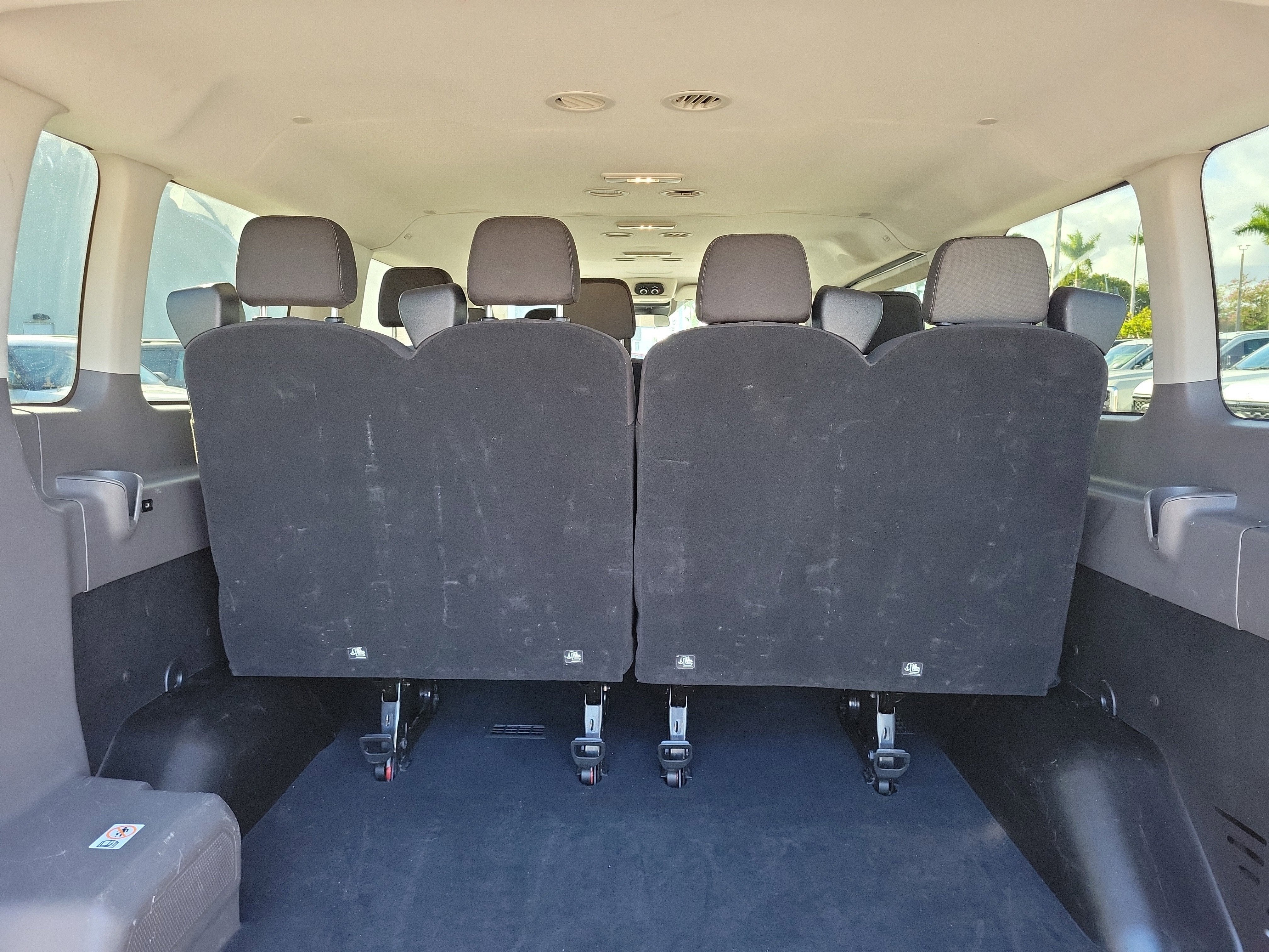 2023 Ford Transit Passenger Wagon XLT