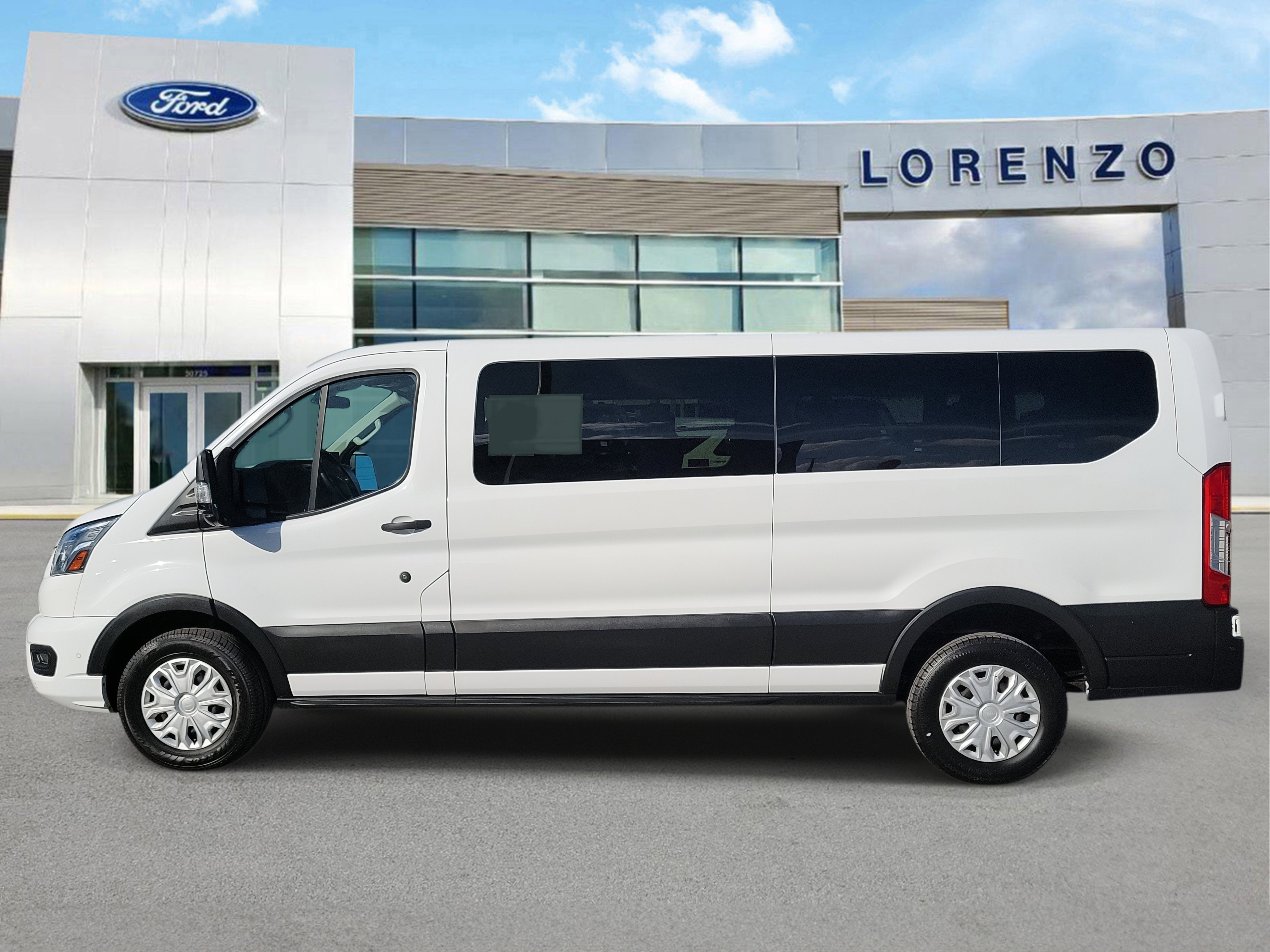 2023 Ford Transit Passenger Wagon XLT