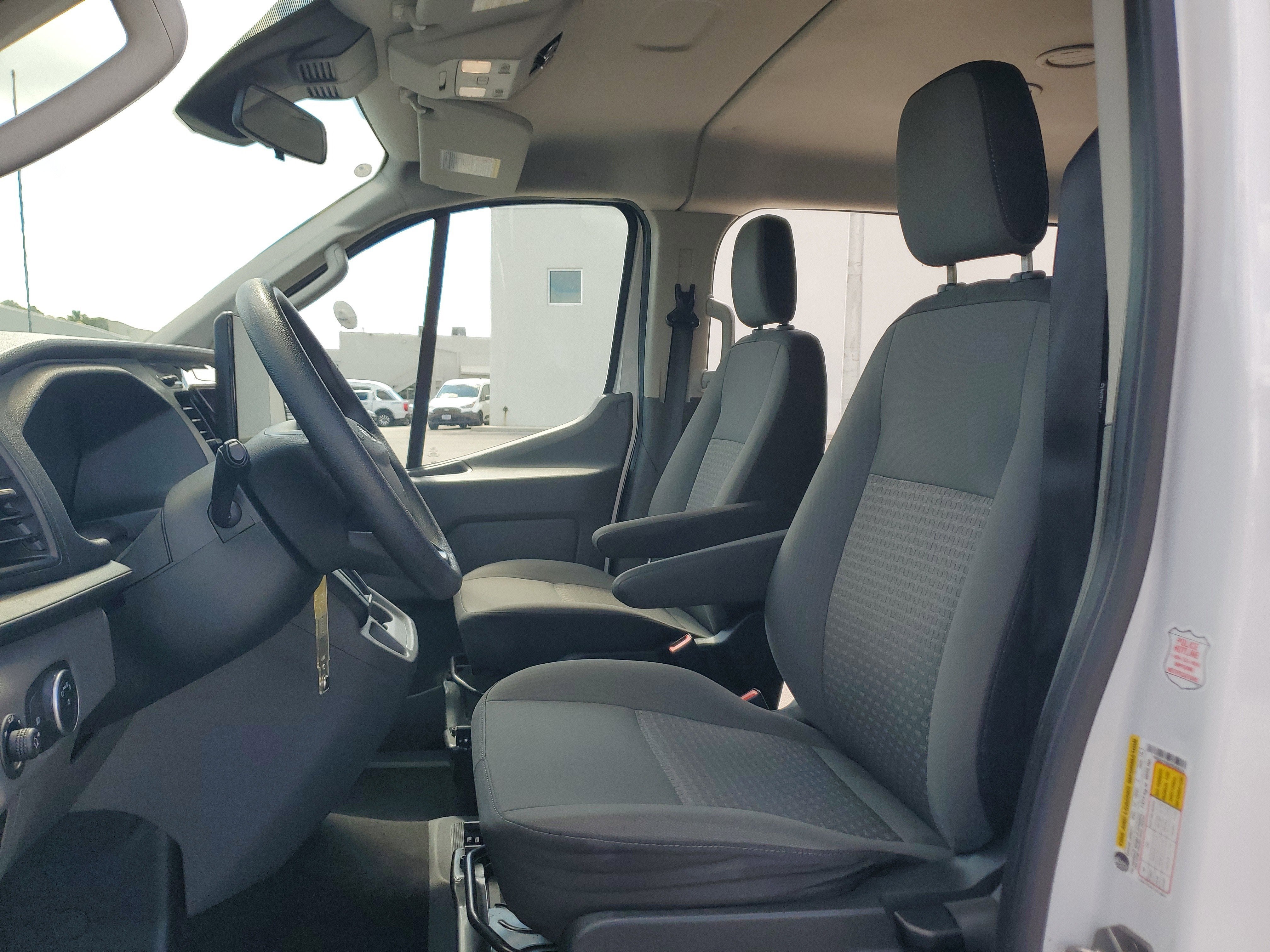 2023 Ford Transit Passenger Wagon XLT