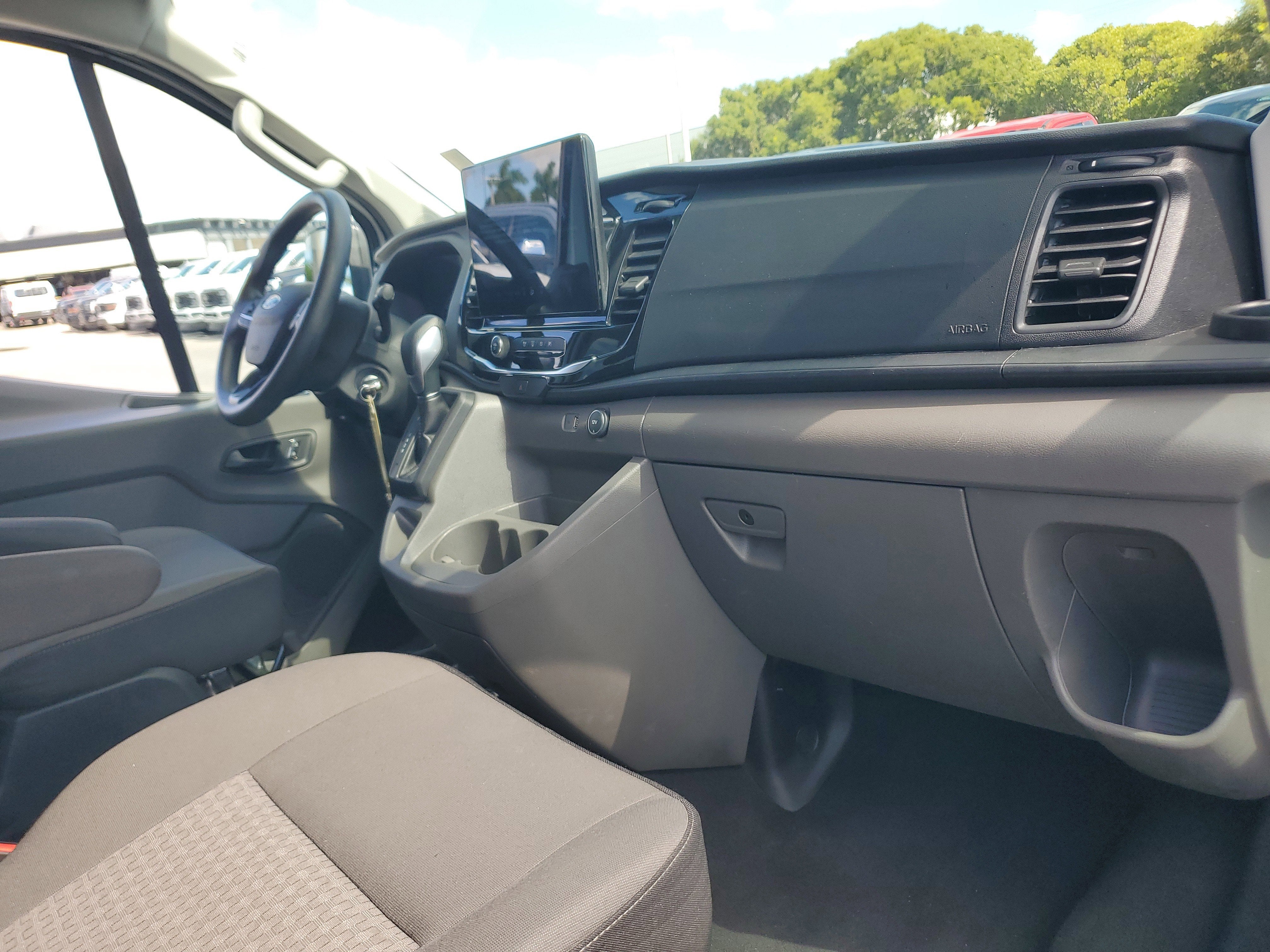 2023 Ford Transit Passenger Wagon XLT