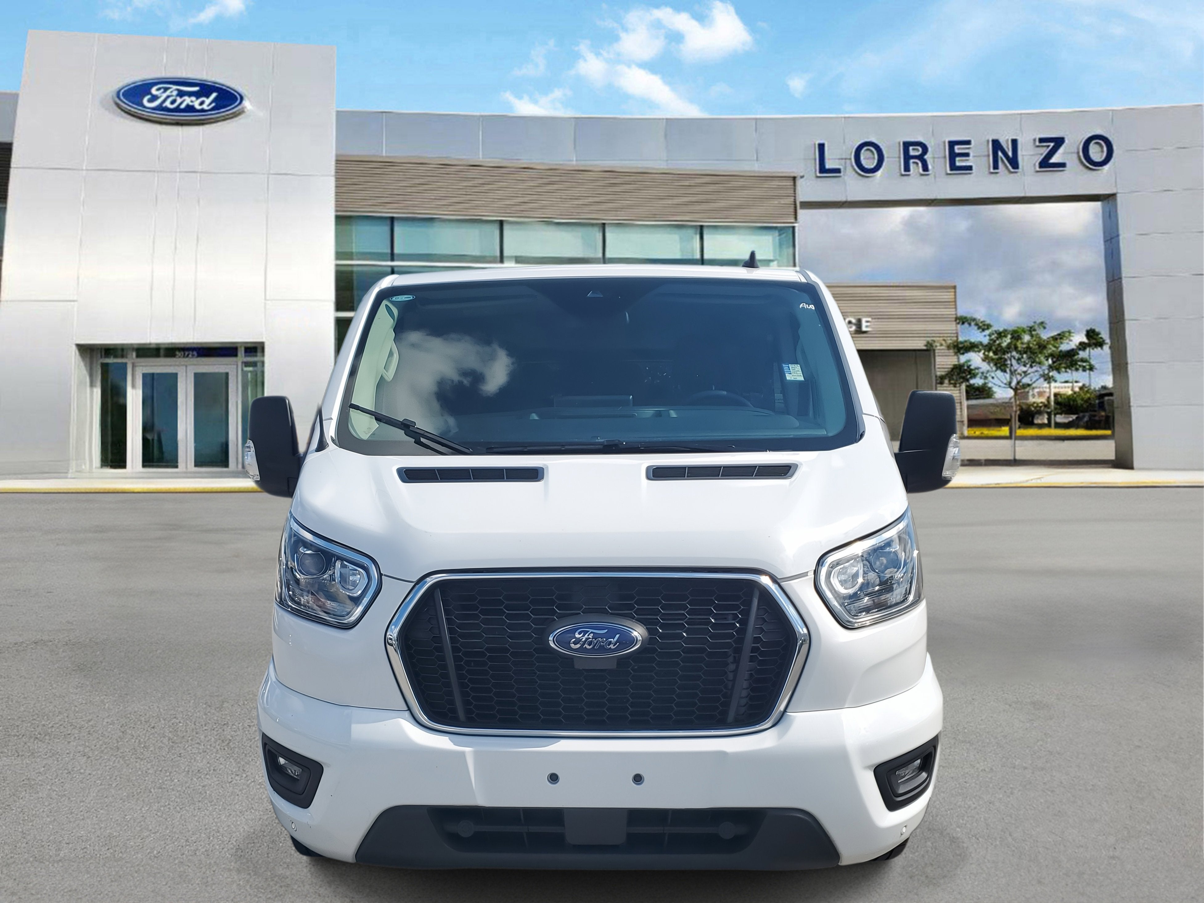 2023 Ford Transit Passenger Wagon XLT