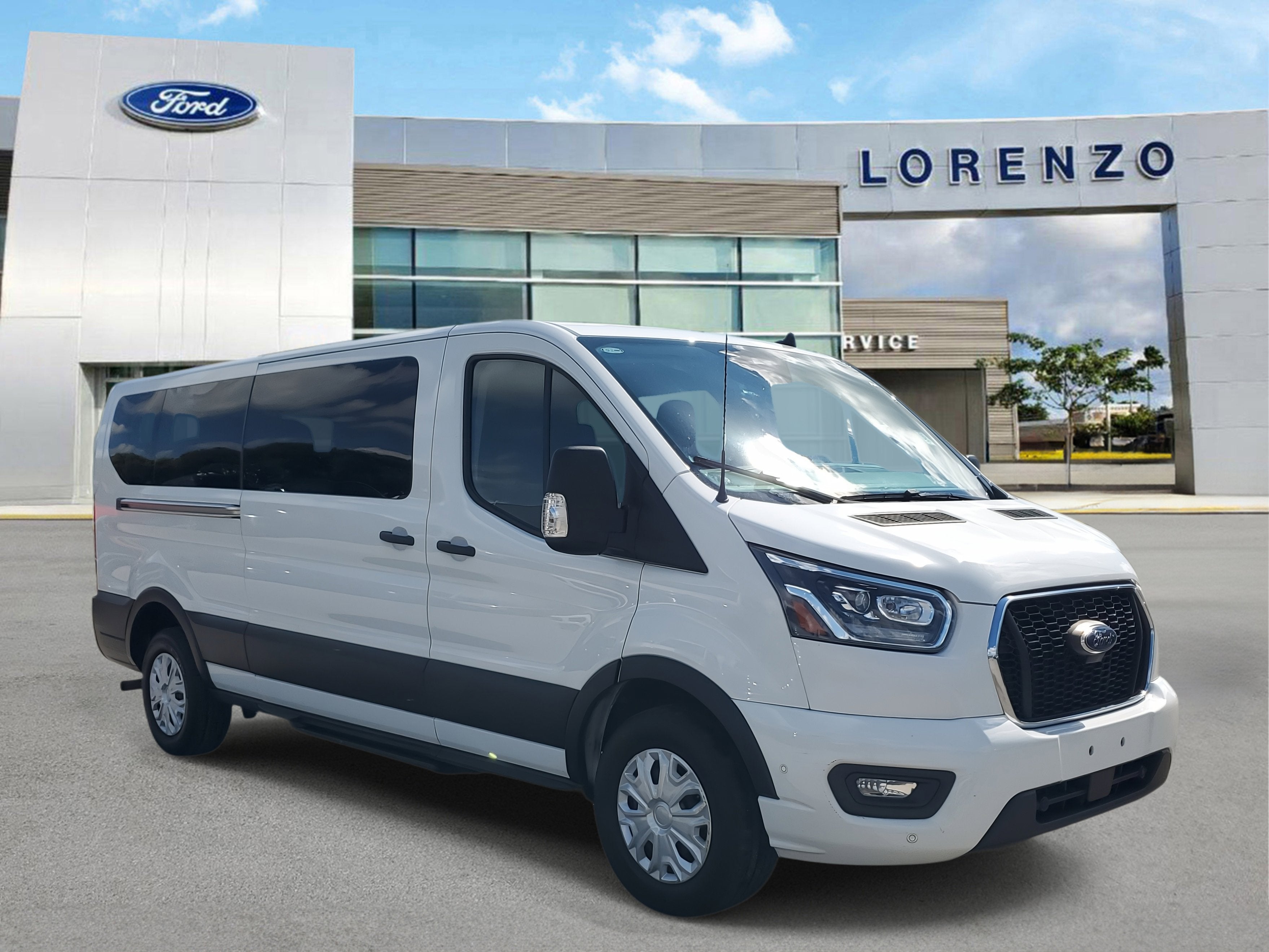 2023 Ford Transit Passenger Wagon XLT