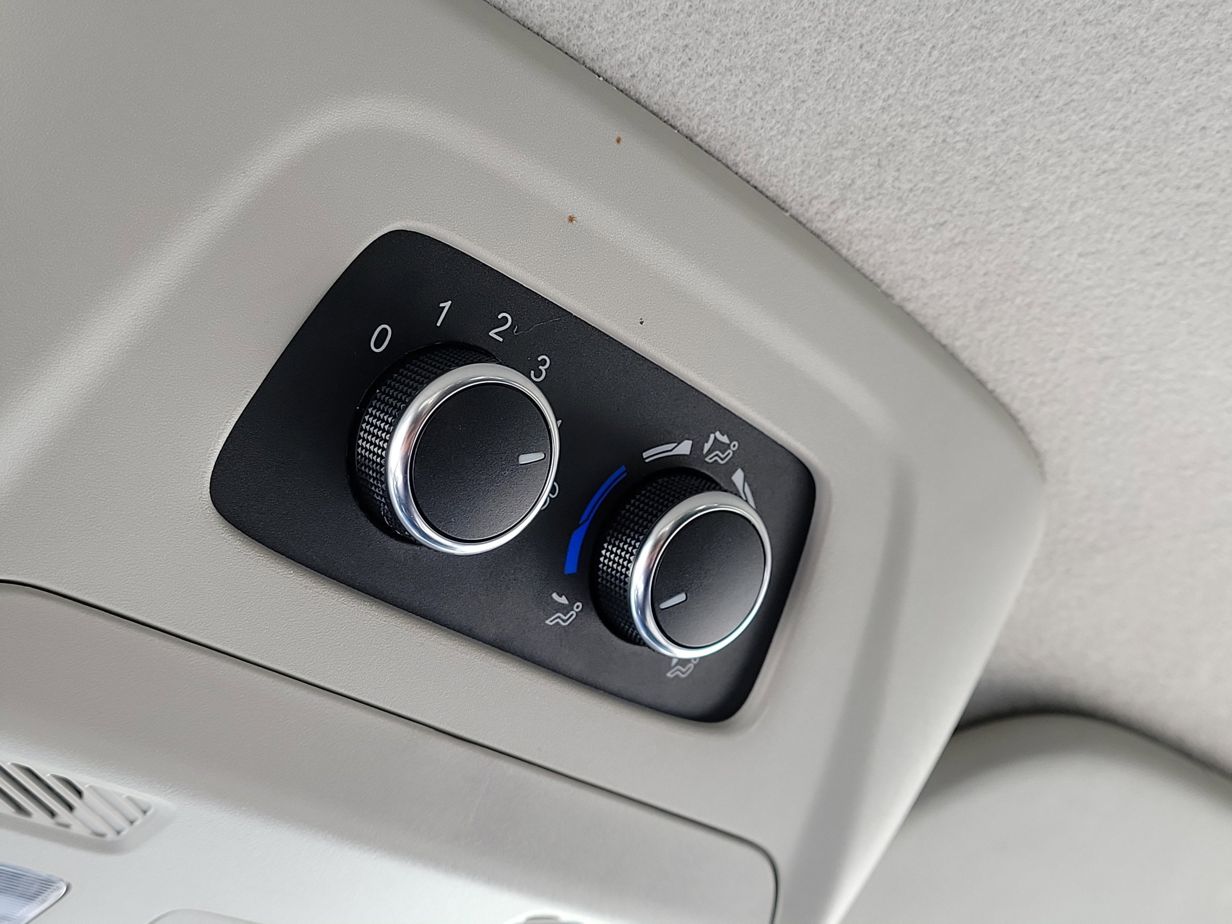 2023 Ford Transit Passenger Wagon XLT