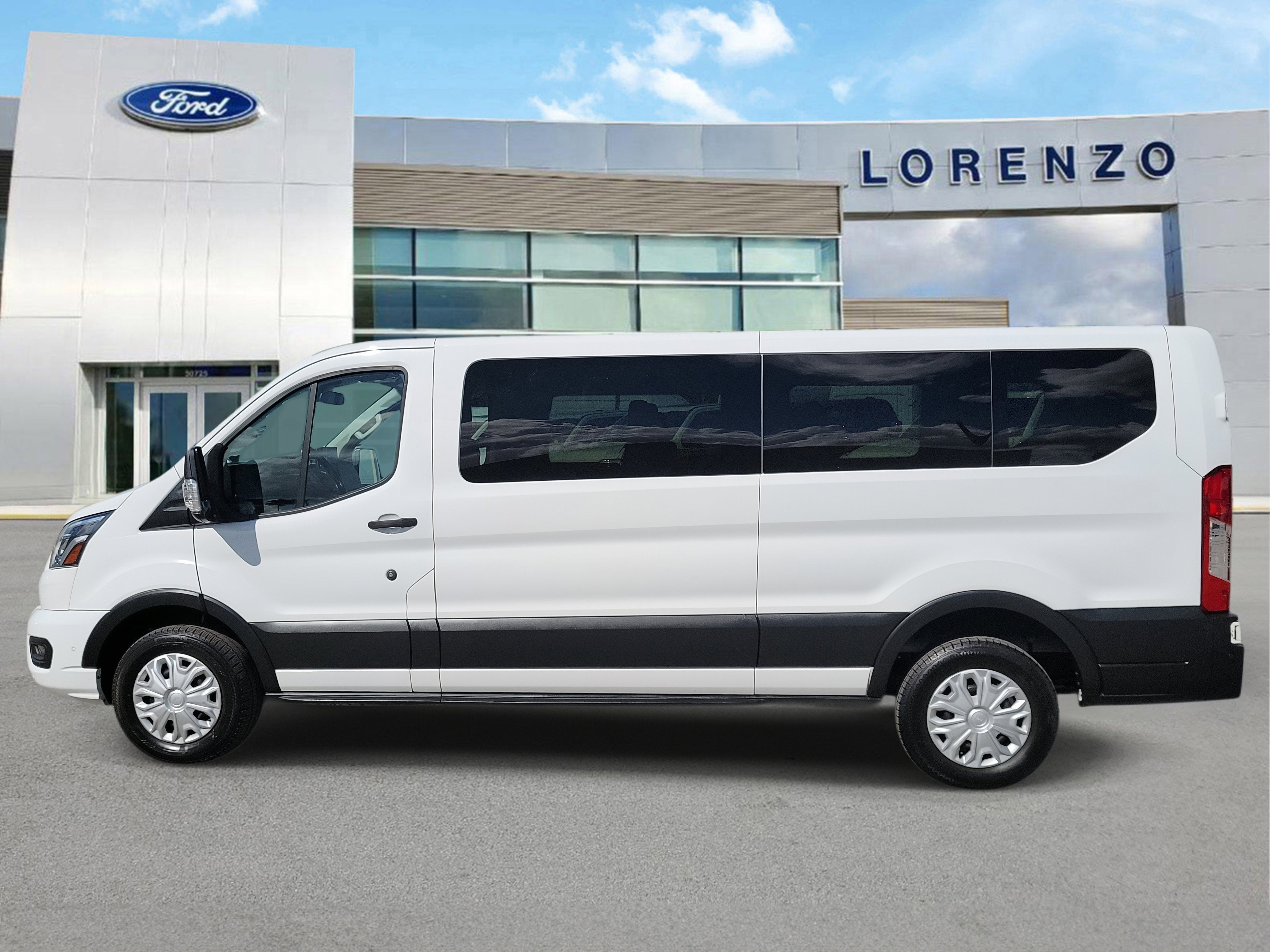 2023 Ford Transit Passenger Wagon XLT