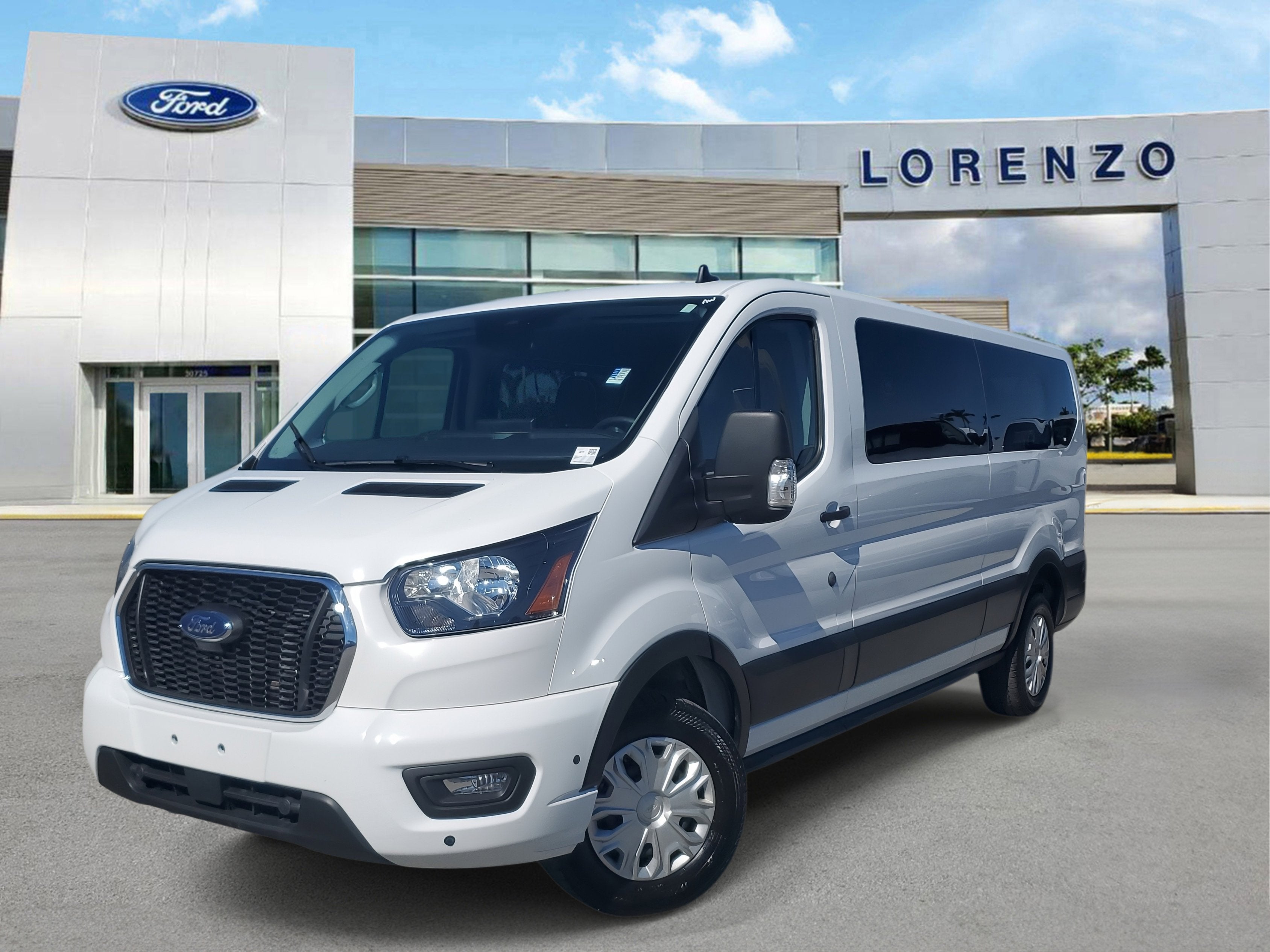 2024 Ford Transit Passenger Wagon XLT