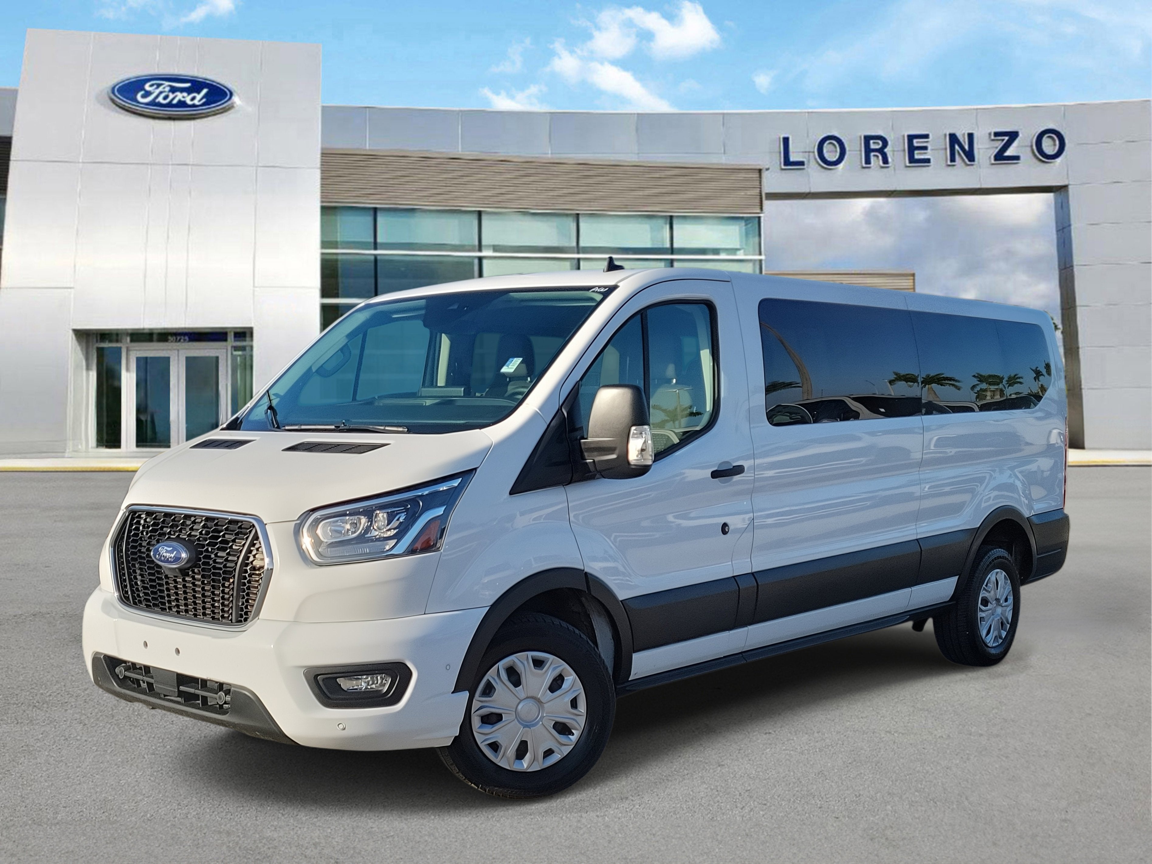 2023 Ford Transit Passenger Wagon XLT