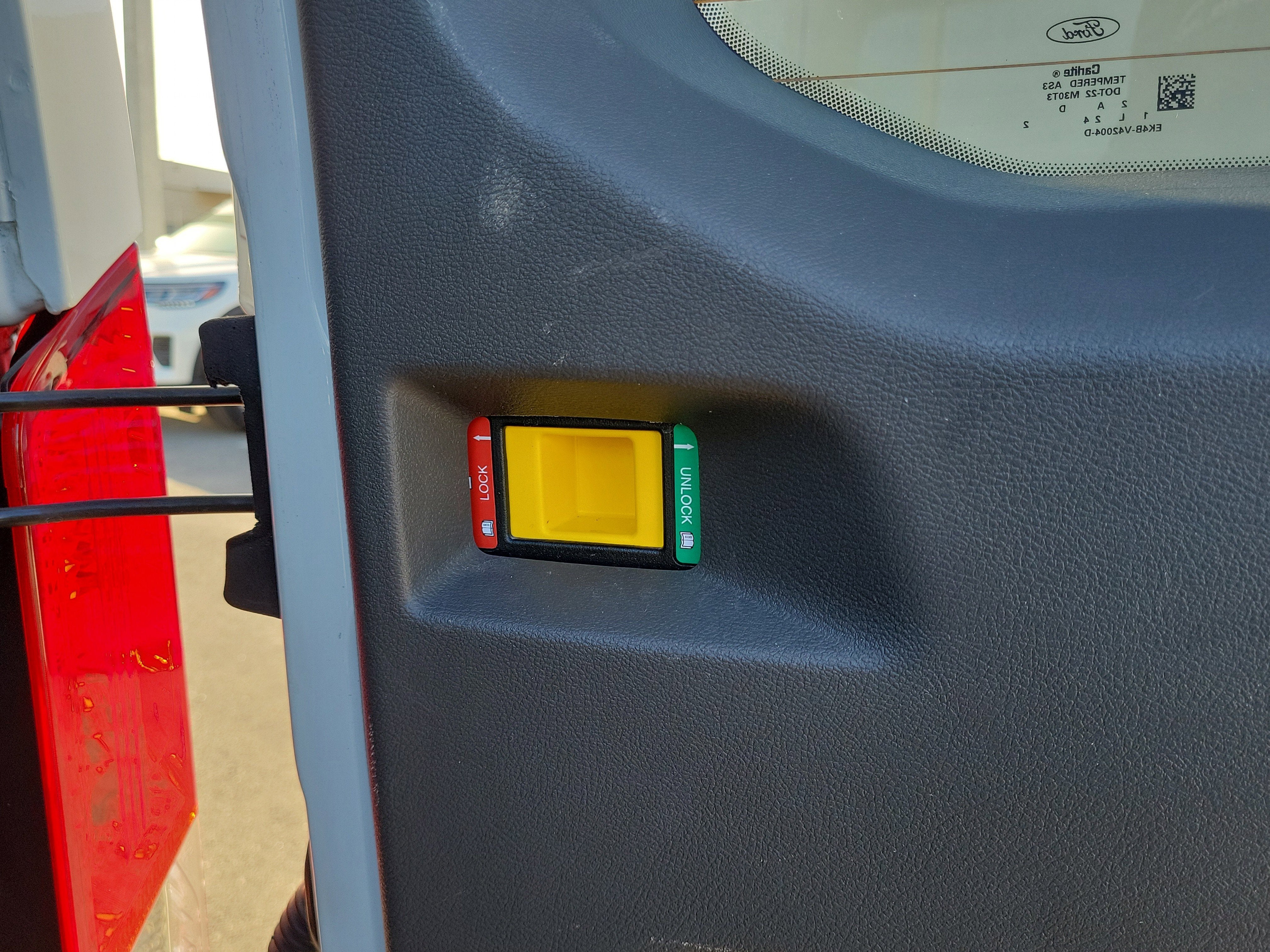 2023 Ford Transit Passenger Wagon XLT