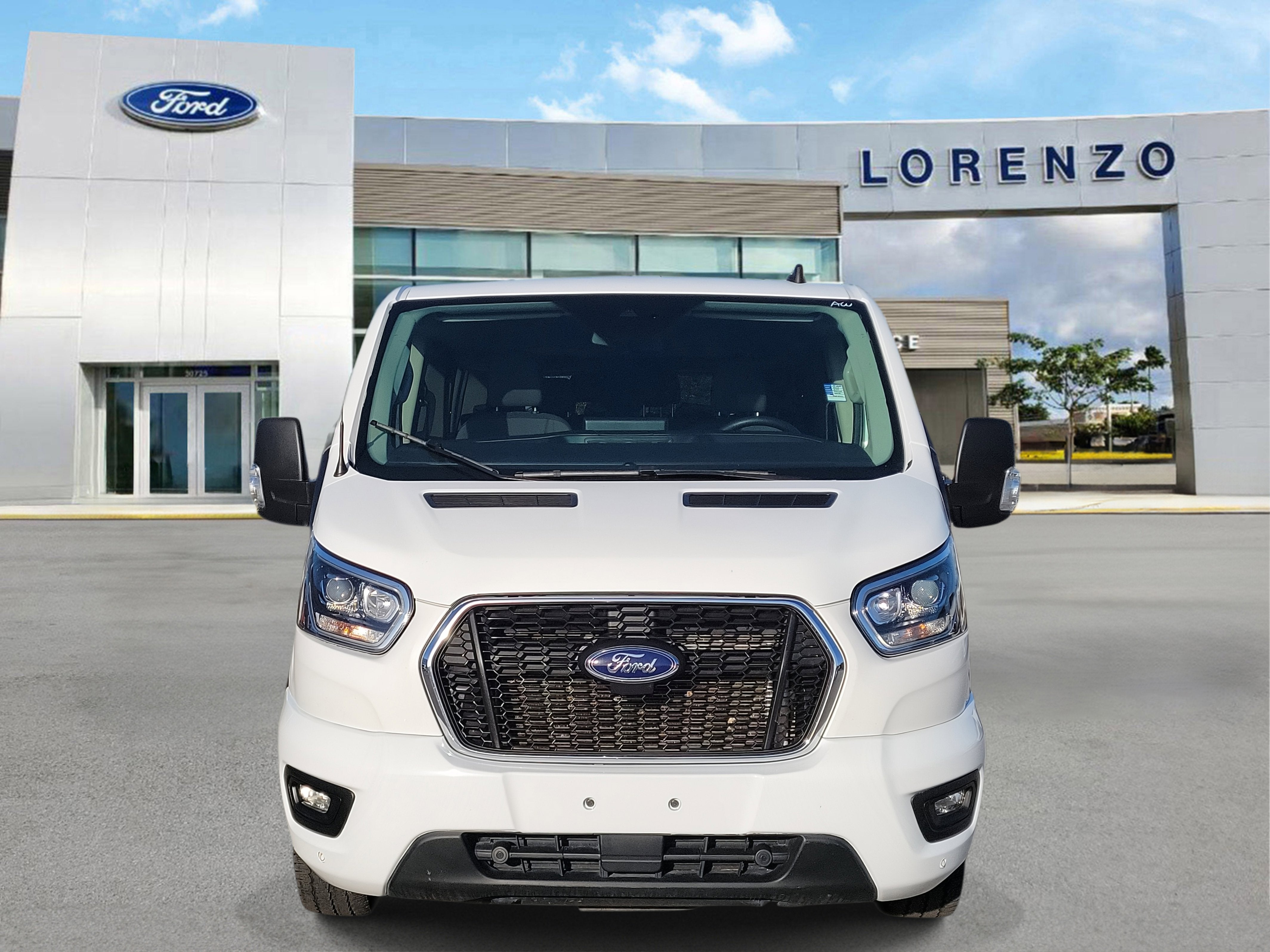 2023 Ford Transit Passenger Wagon XLT