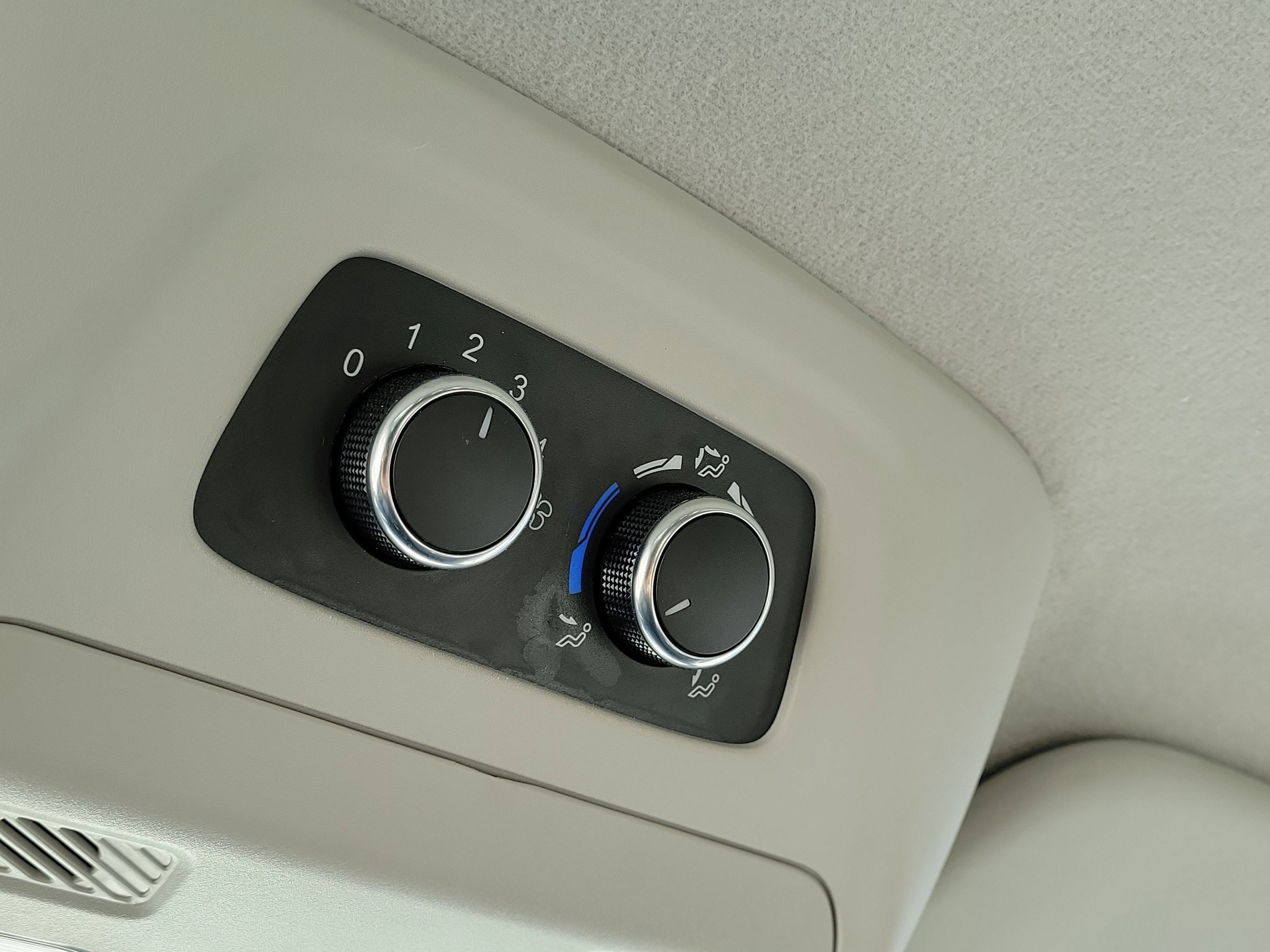 2023 Ford Transit Passenger Wagon XLT