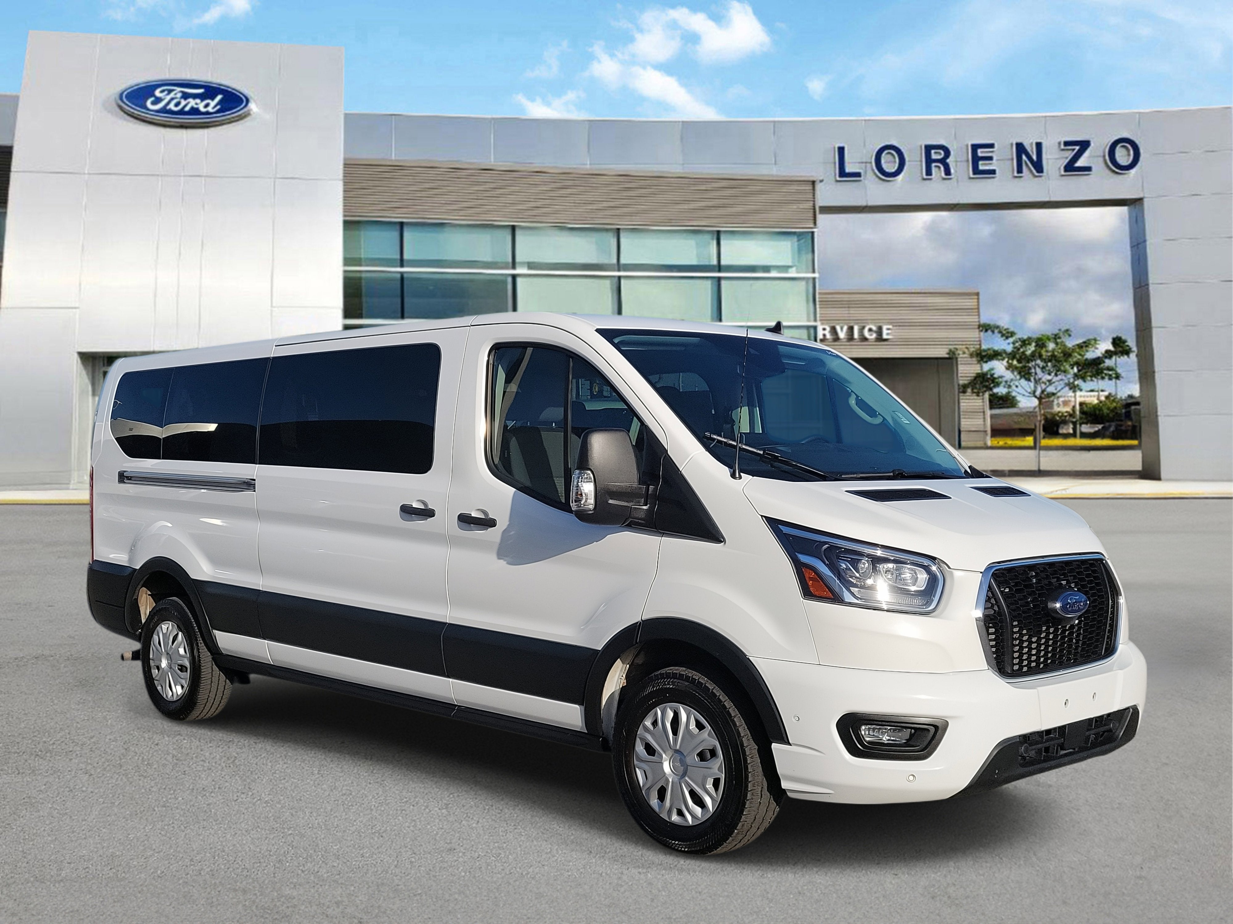 2023 Ford Transit Passenger Wagon XLT