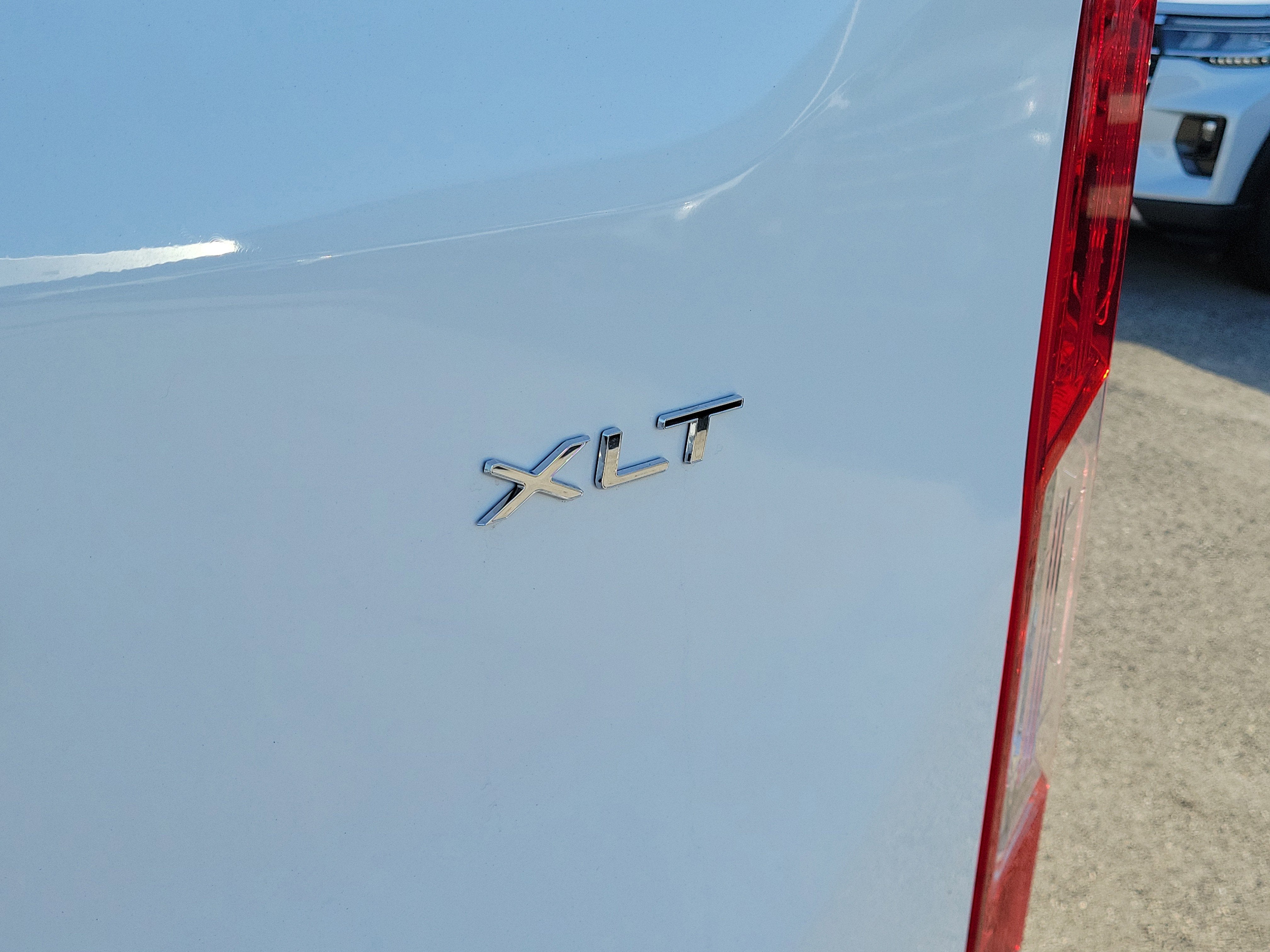 2023 Ford Transit Passenger Wagon XLT