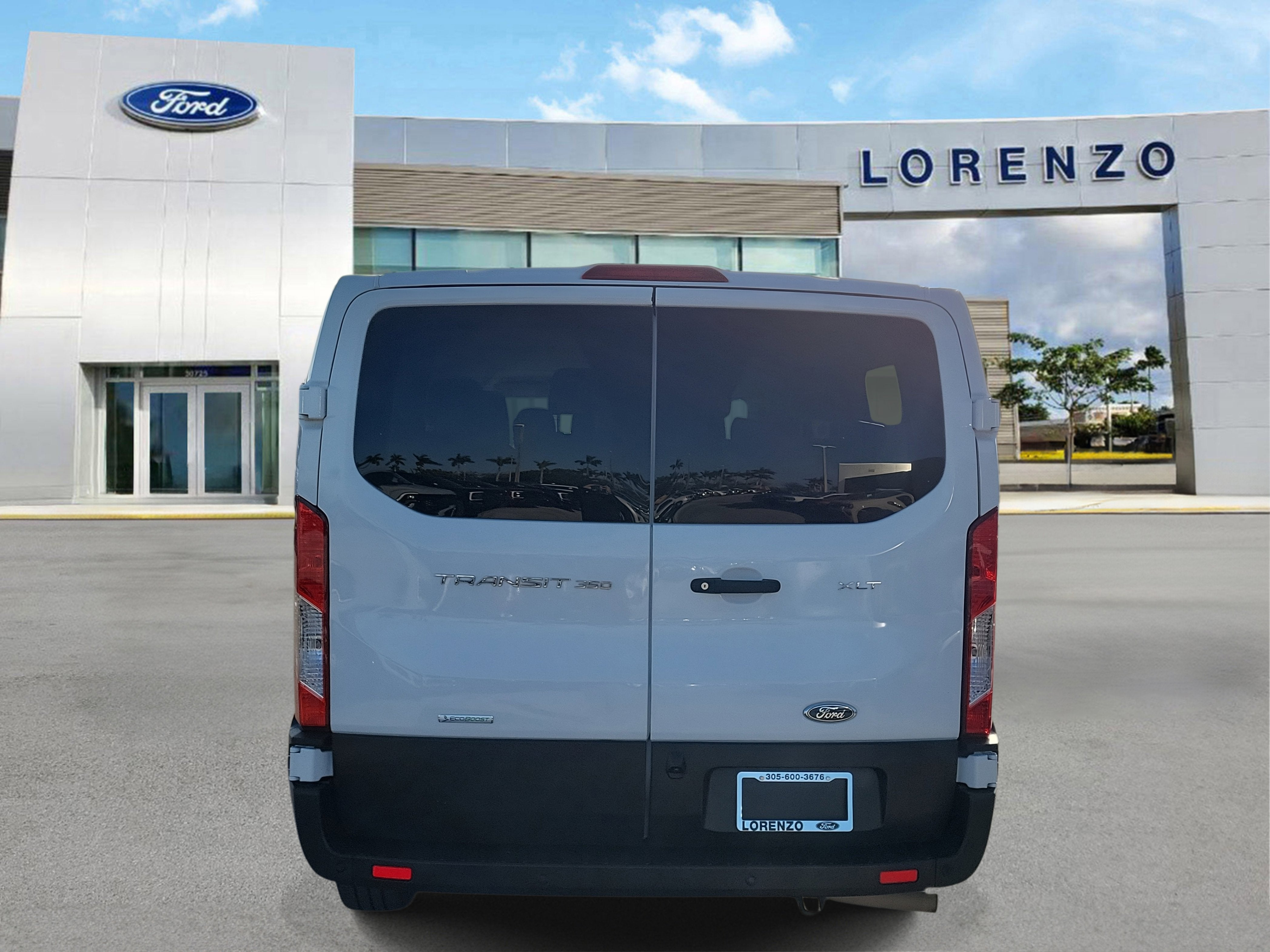 2023 Ford Transit Passenger Wagon XLT