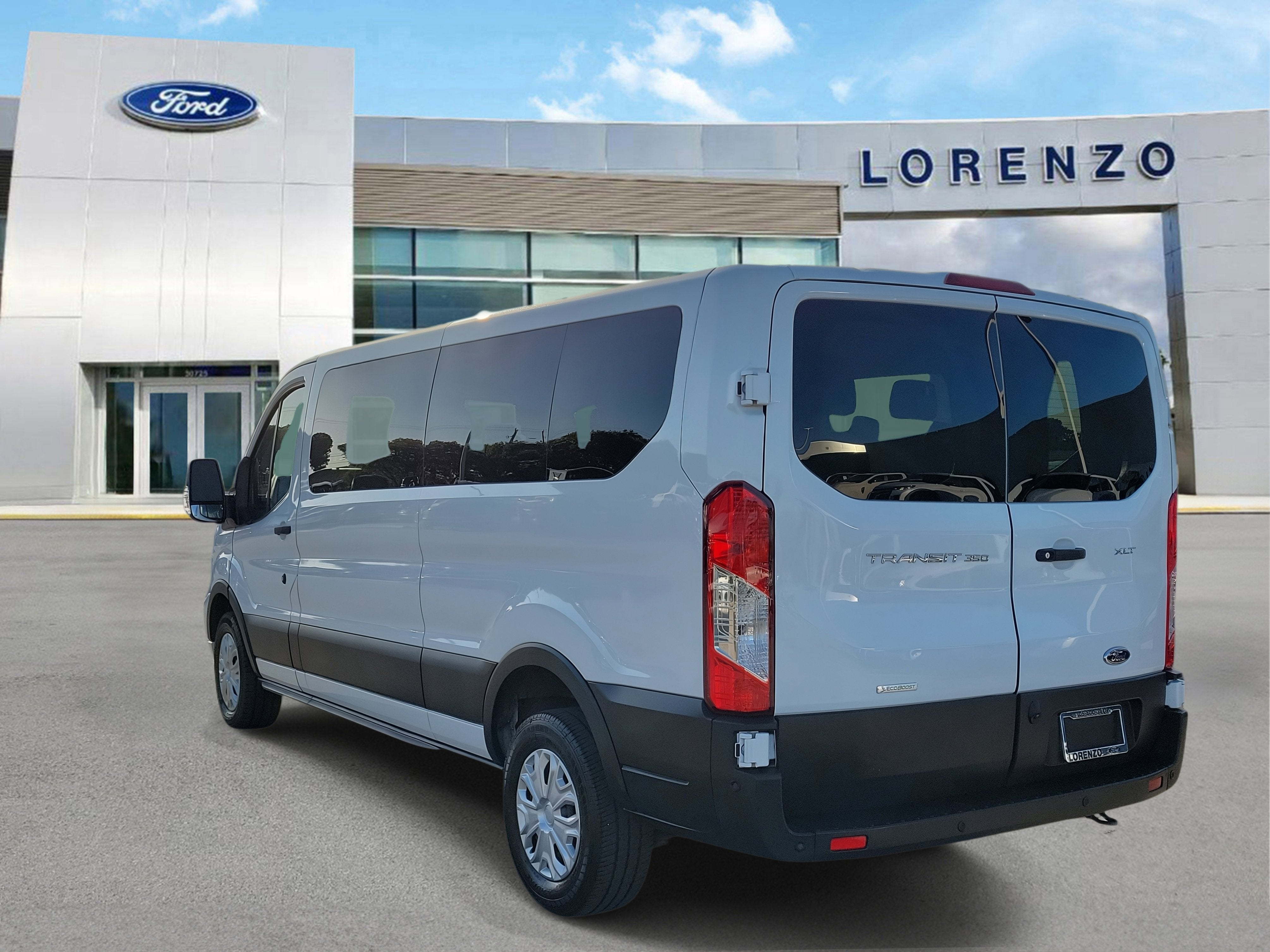 2023 Ford Transit Passenger Wagon XLT