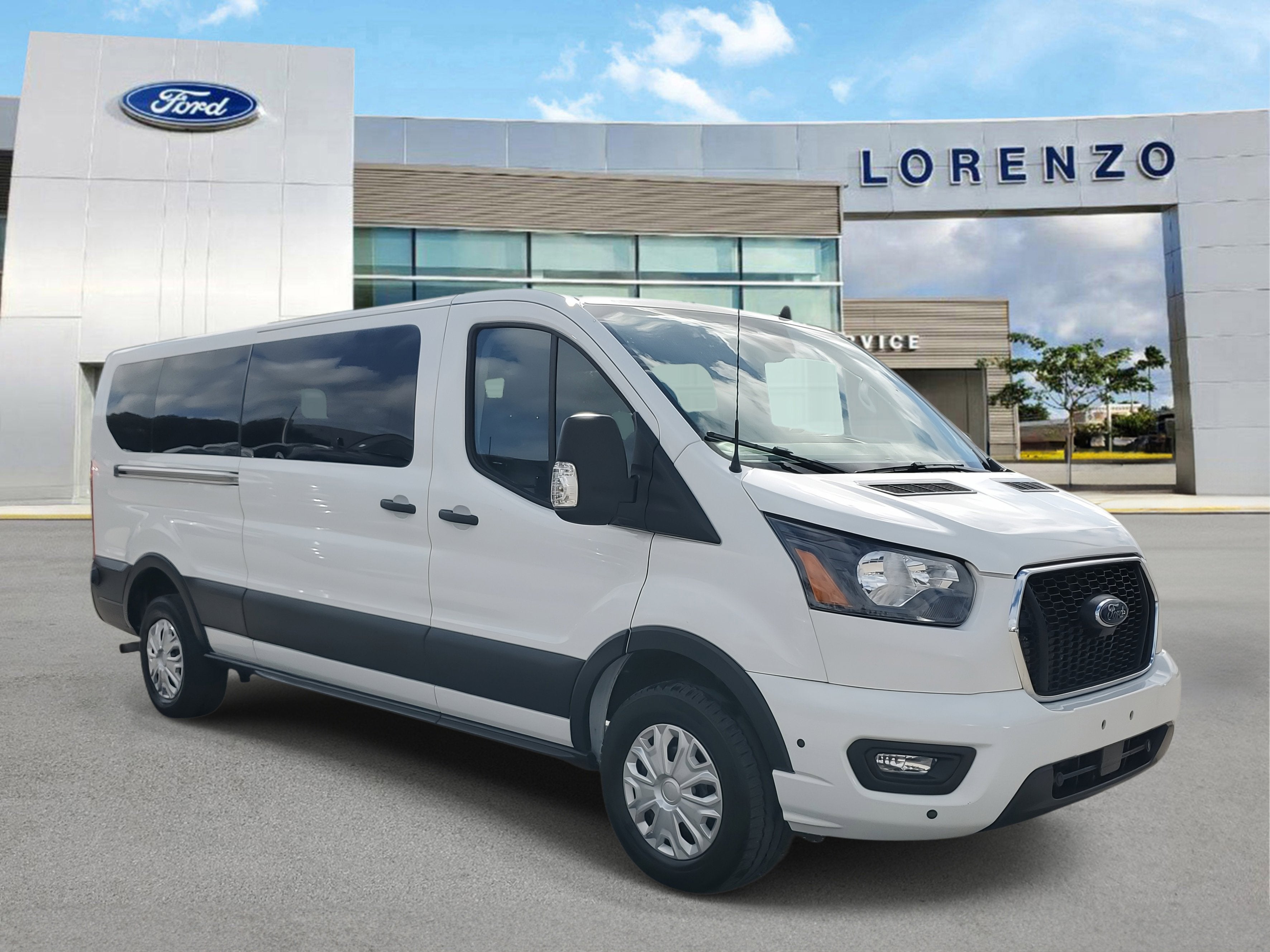 2024 Ford Transit Passenger Wagon XLT