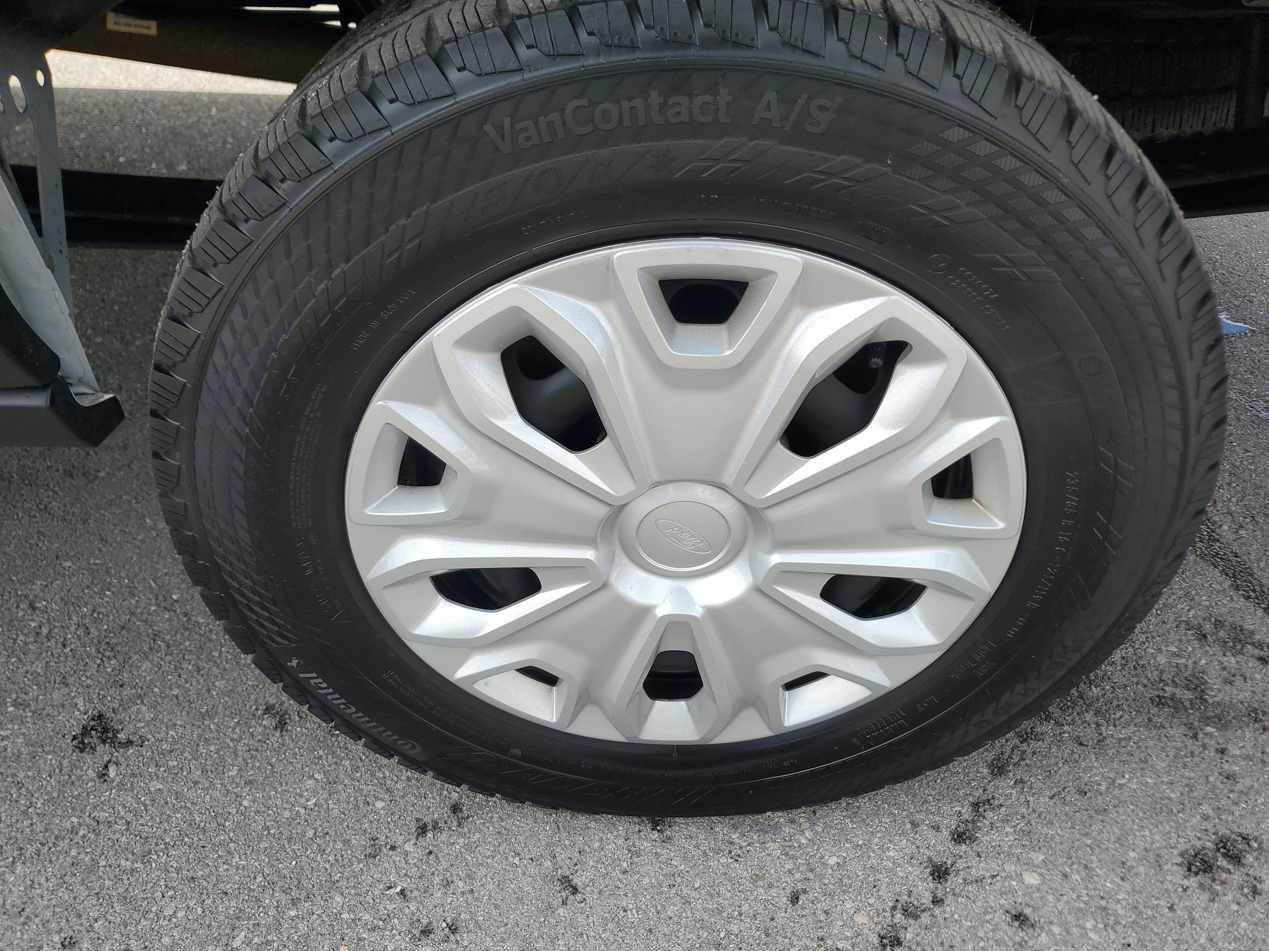 2024 Ford Transit Passenger Wagon XLT