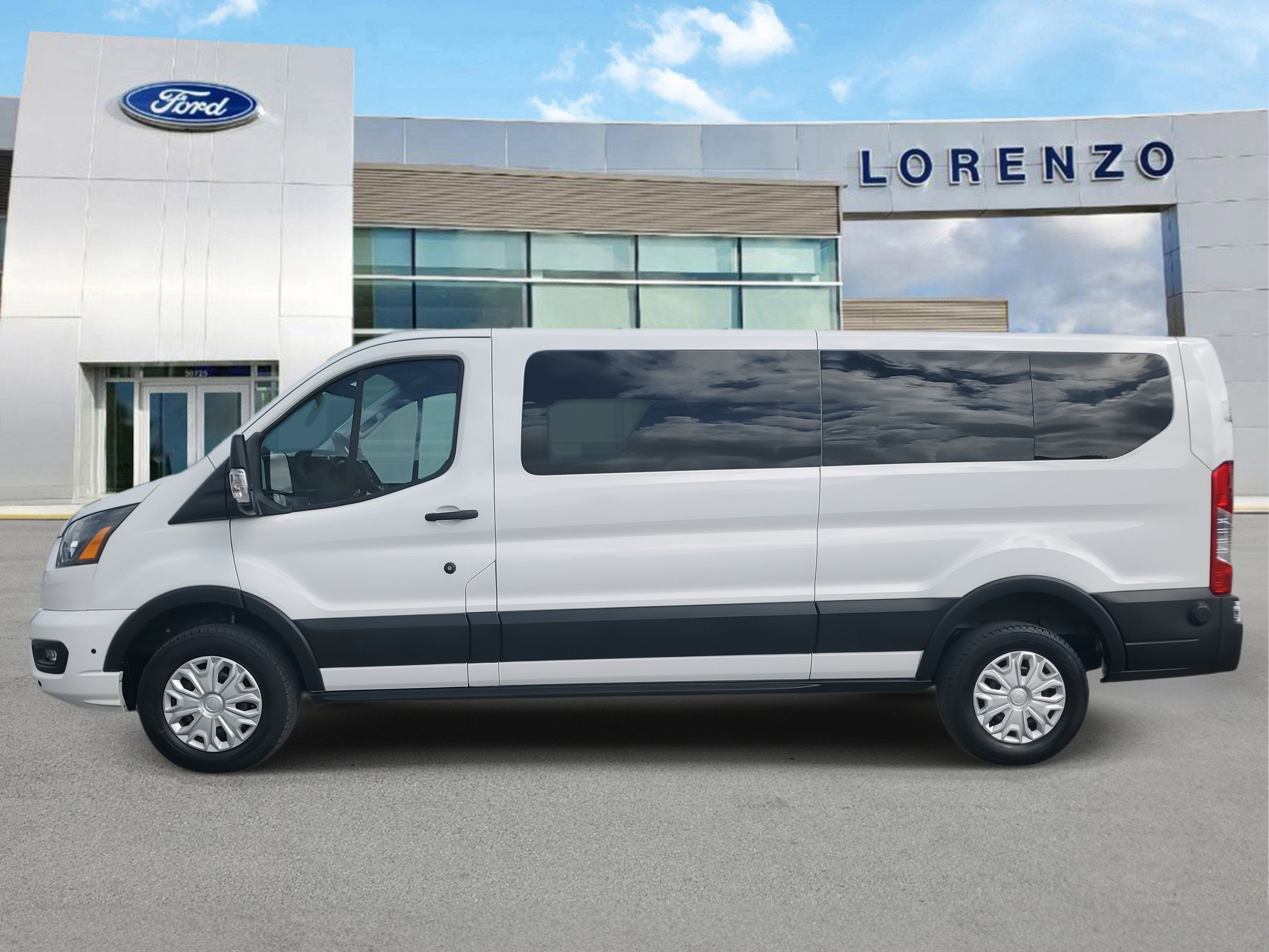 2024 Ford Transit Passenger Wagon XLT