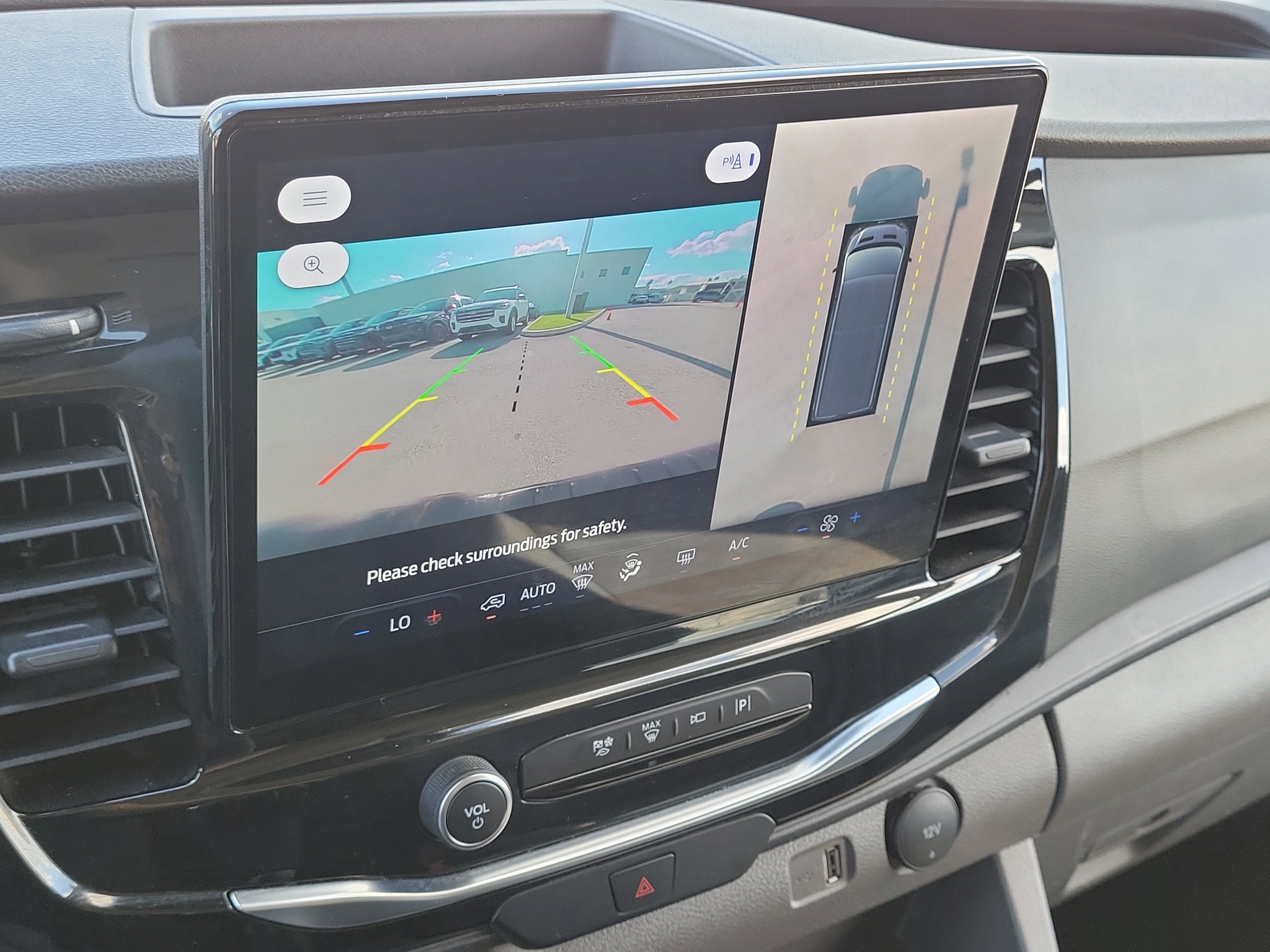 2023 Ford Transit Passenger Wagon XLT