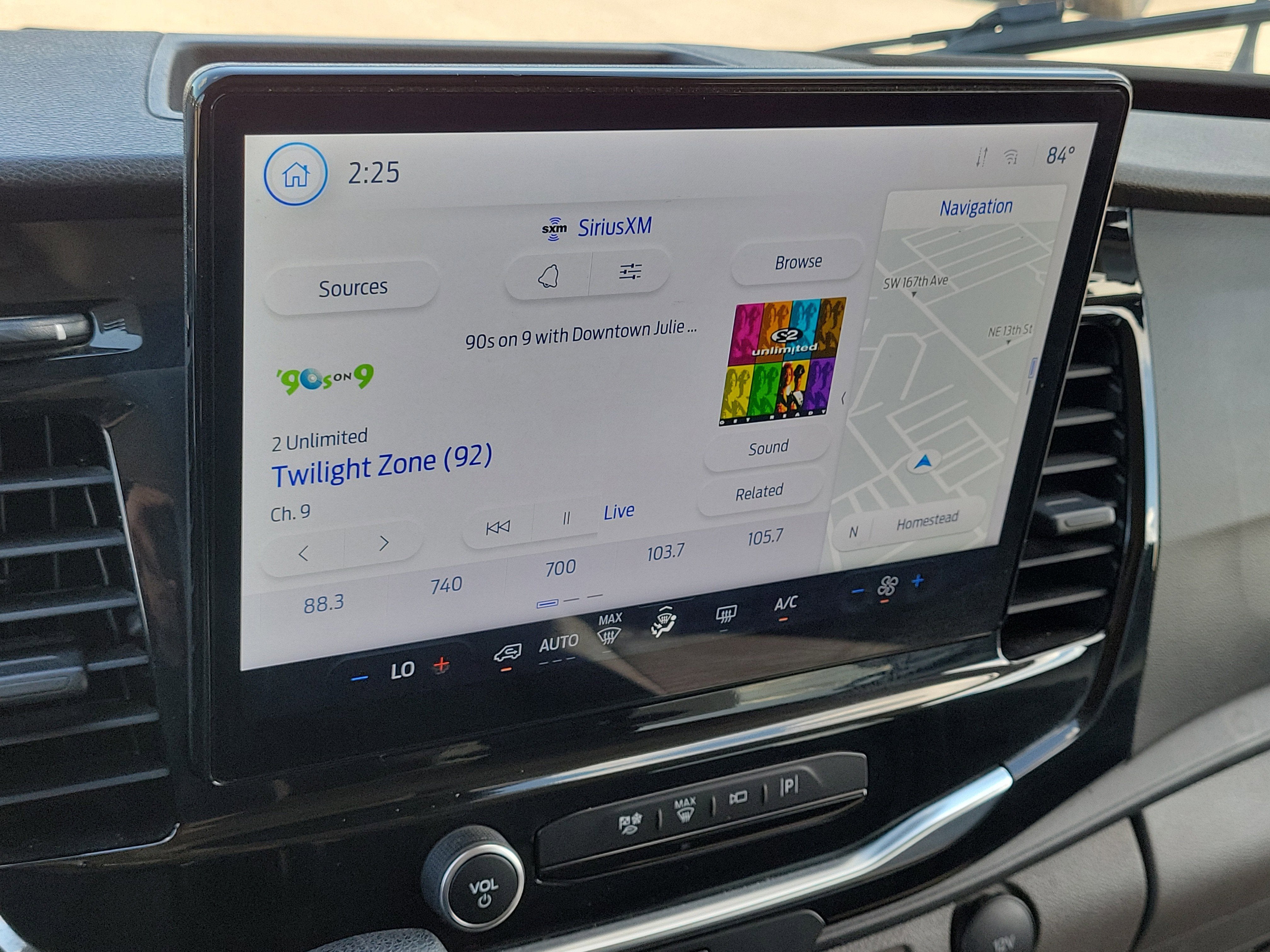 2023 Ford Transit Passenger Wagon XLT