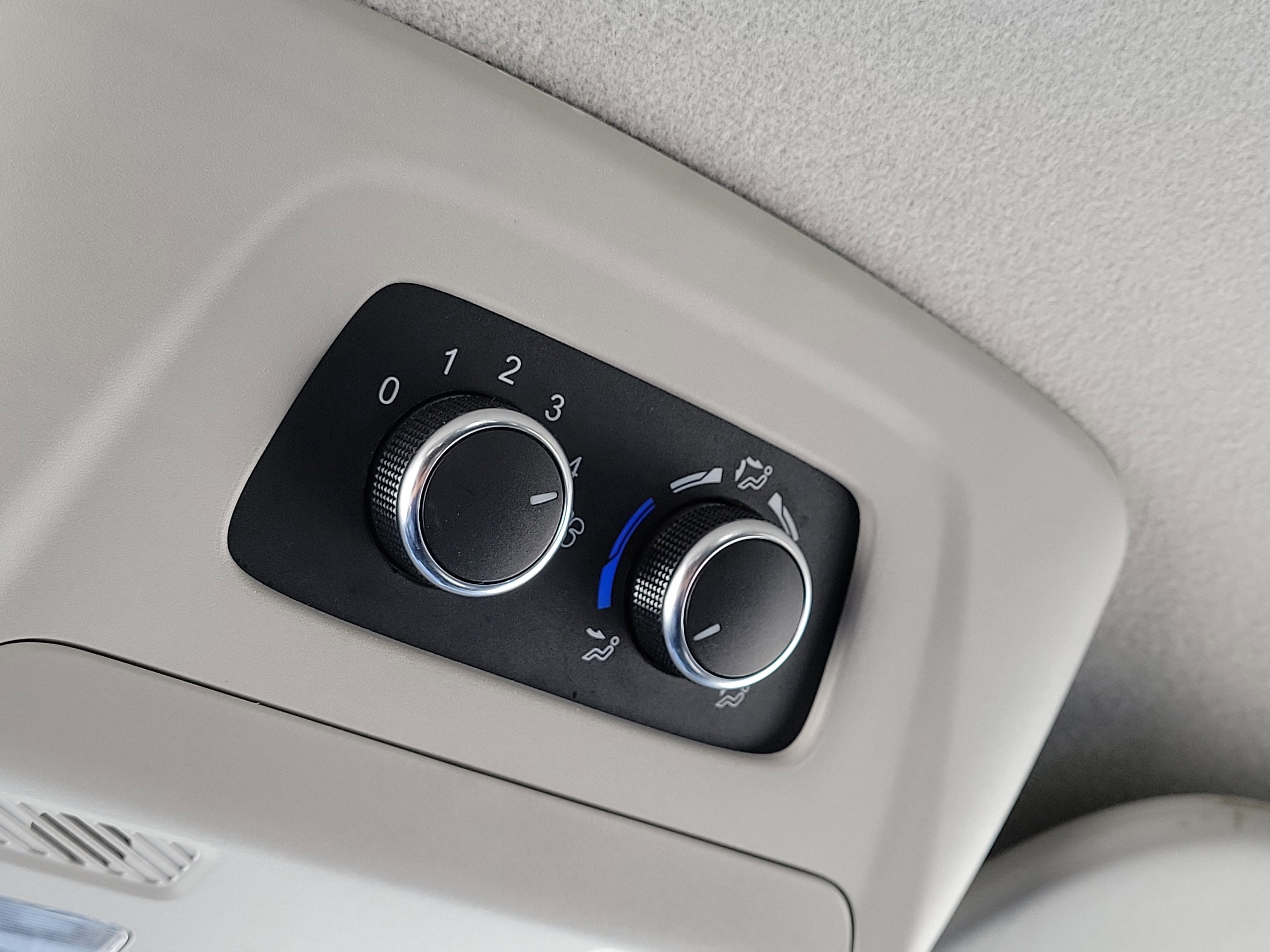 2023 Ford Transit Passenger Wagon XLT