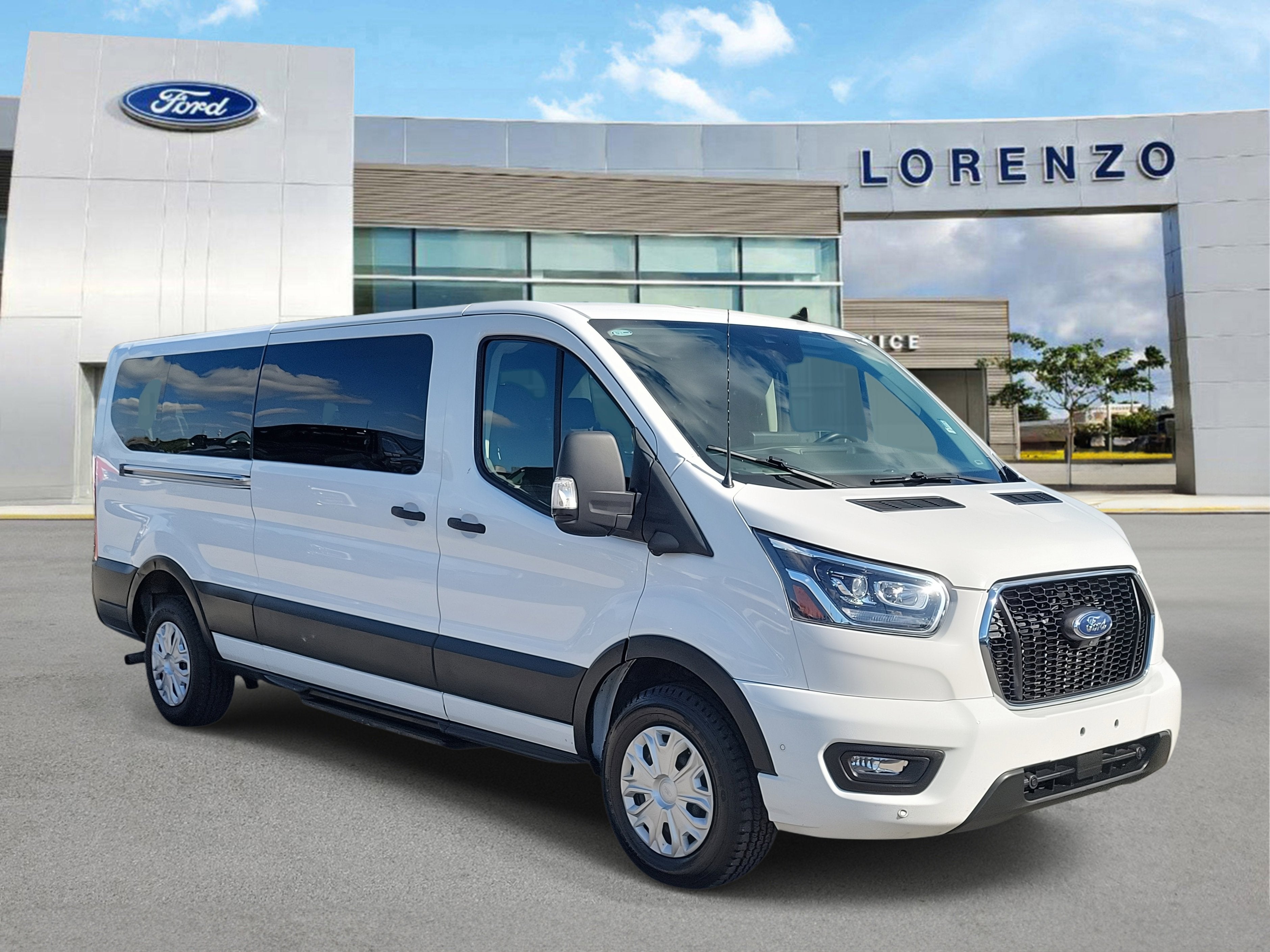 2023 Ford Transit Passenger Wagon XLT