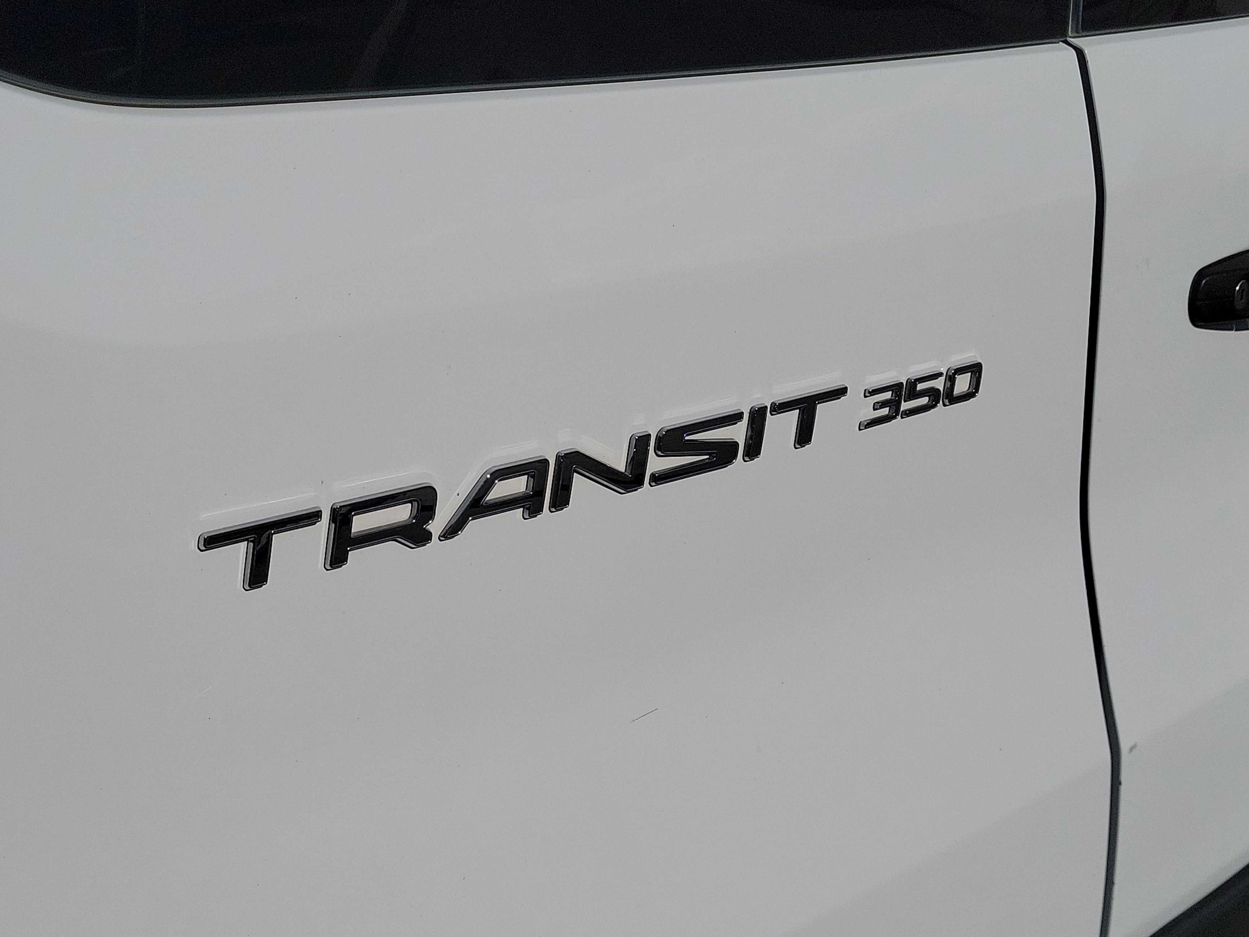 2023 Ford Transit Passenger Wagon XLT