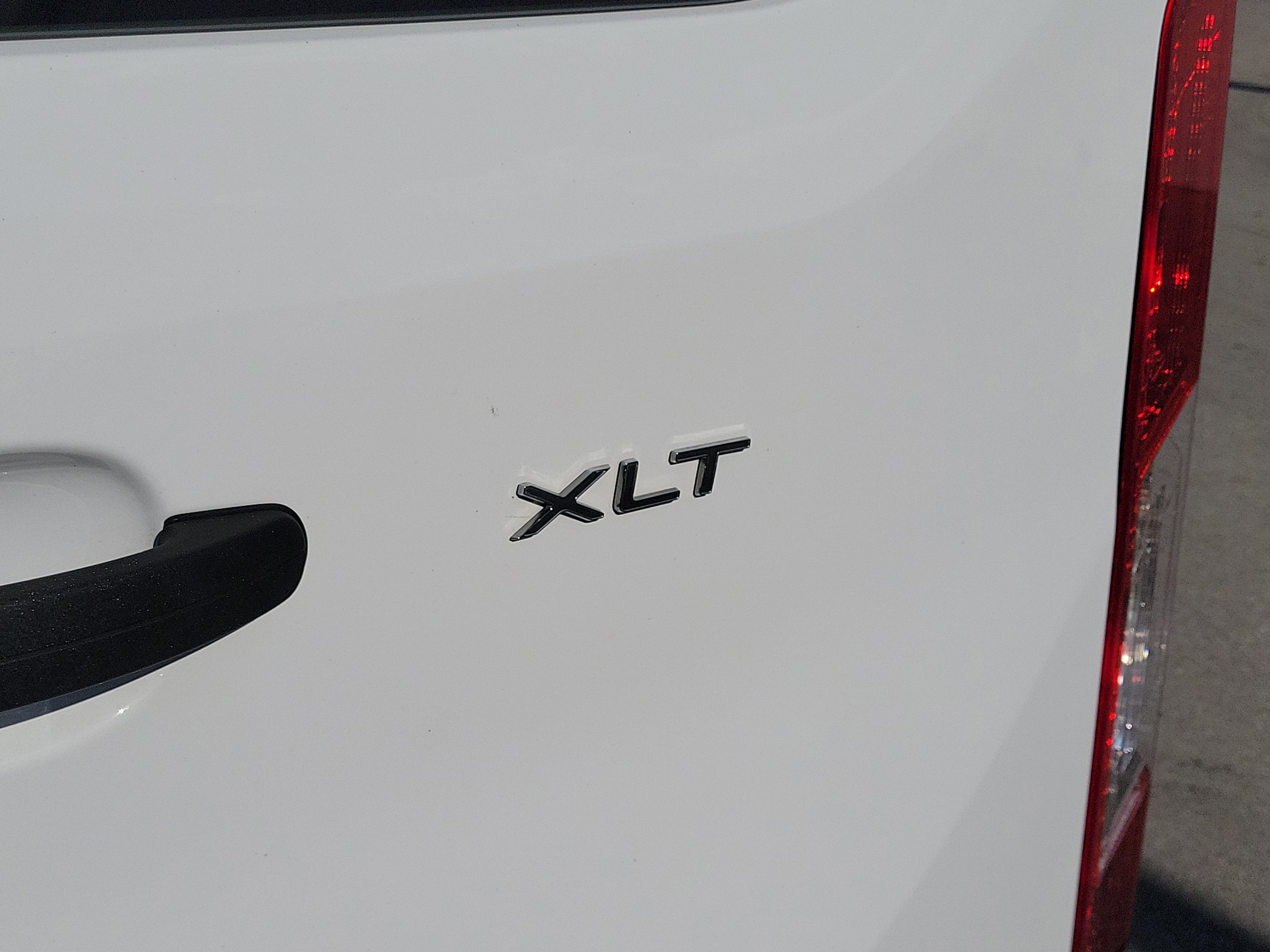 2023 Ford Transit Passenger Wagon XLT
