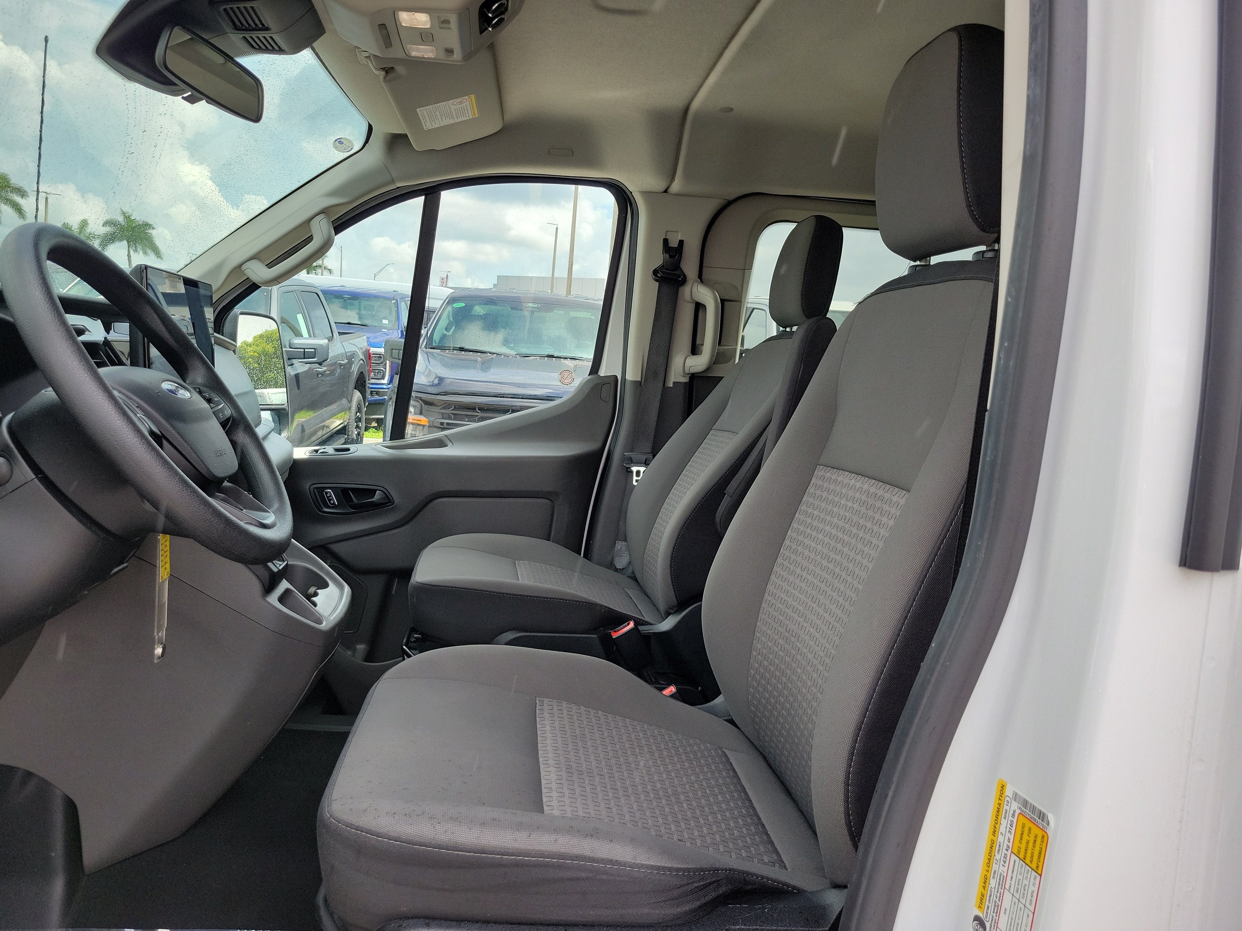 2024 Ford Transit Passenger Wagon XLT