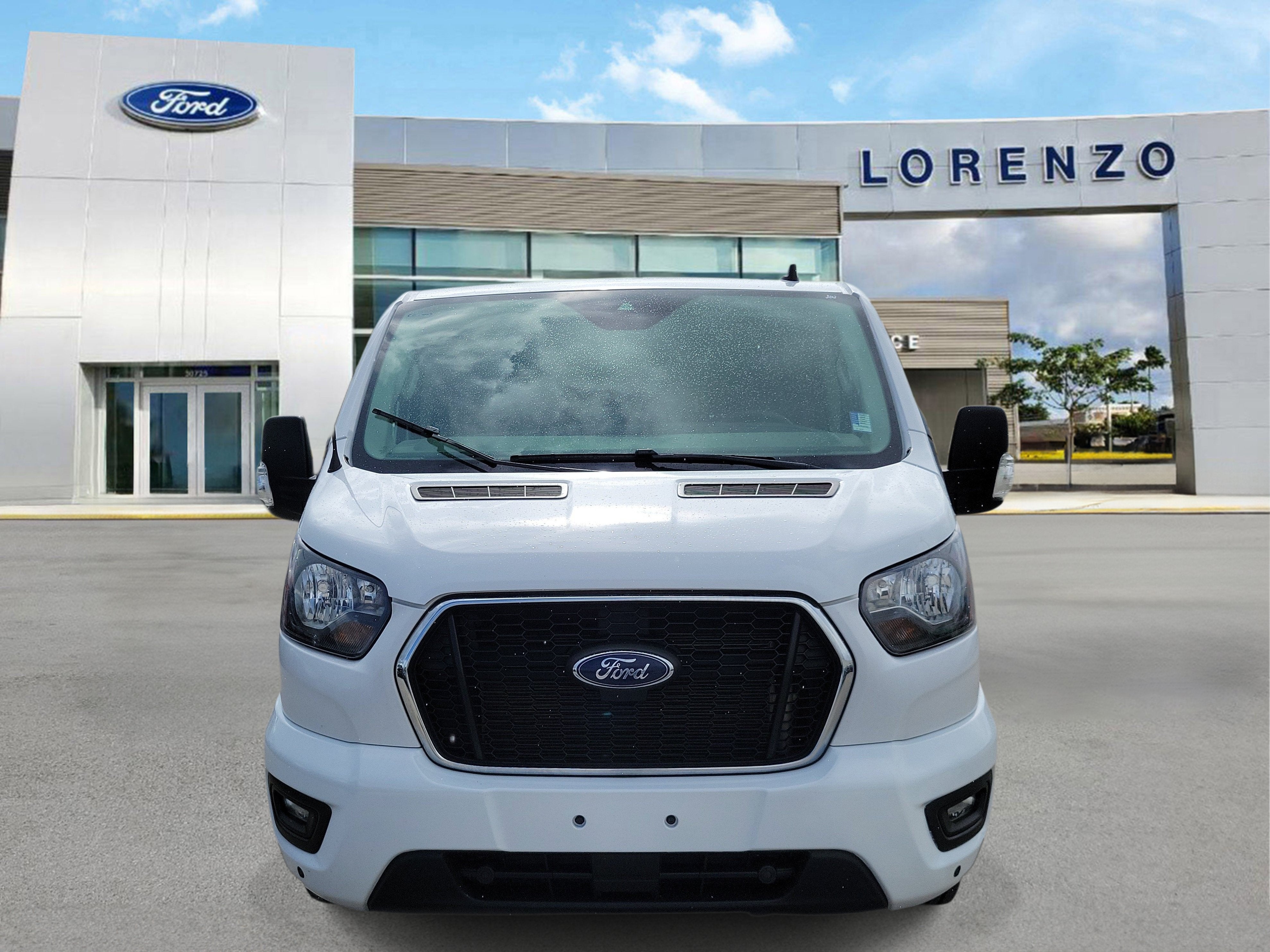 2024 Ford Transit Passenger Wagon XLT