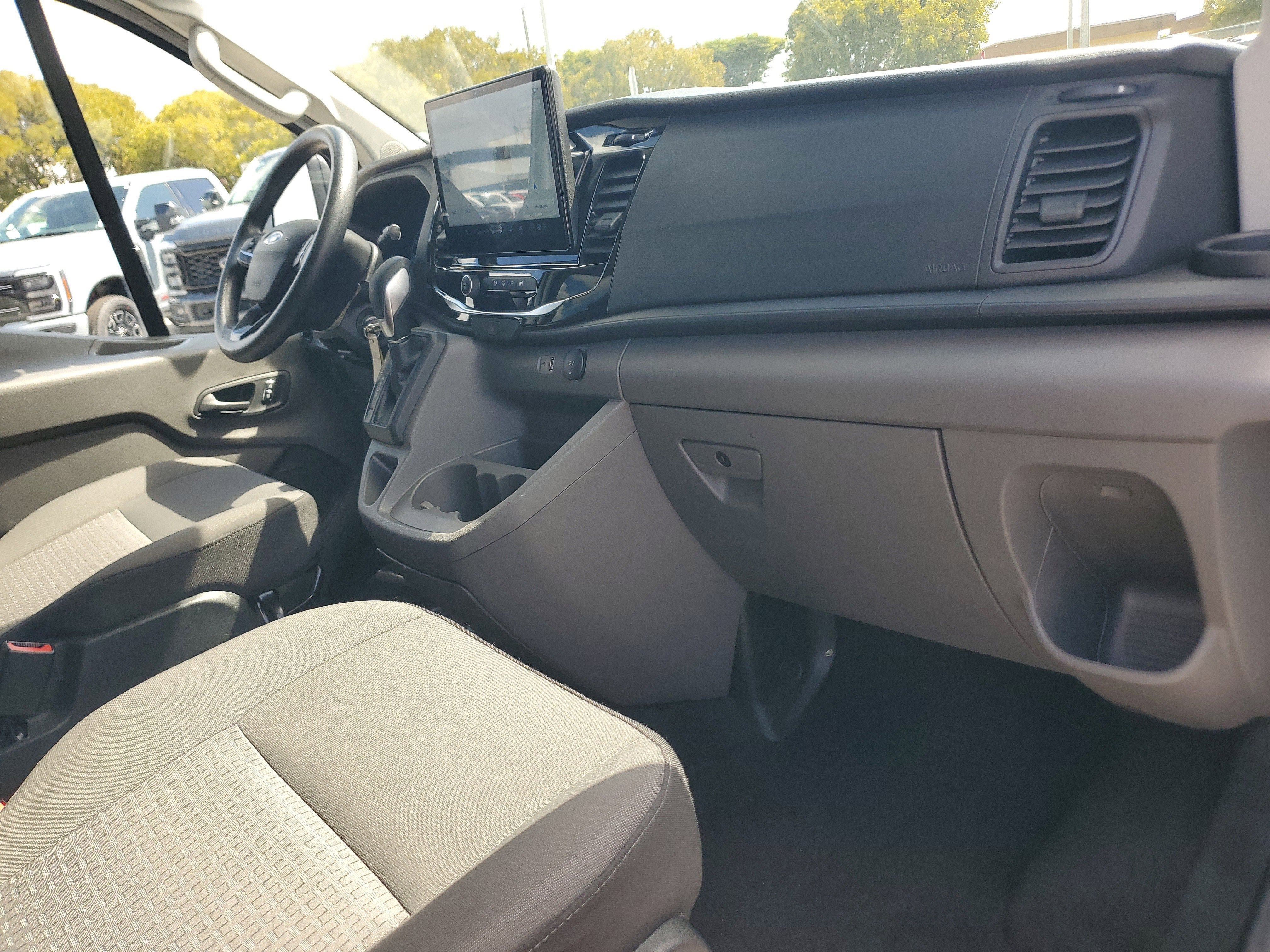 2024 Ford Transit Passenger Wagon XLT