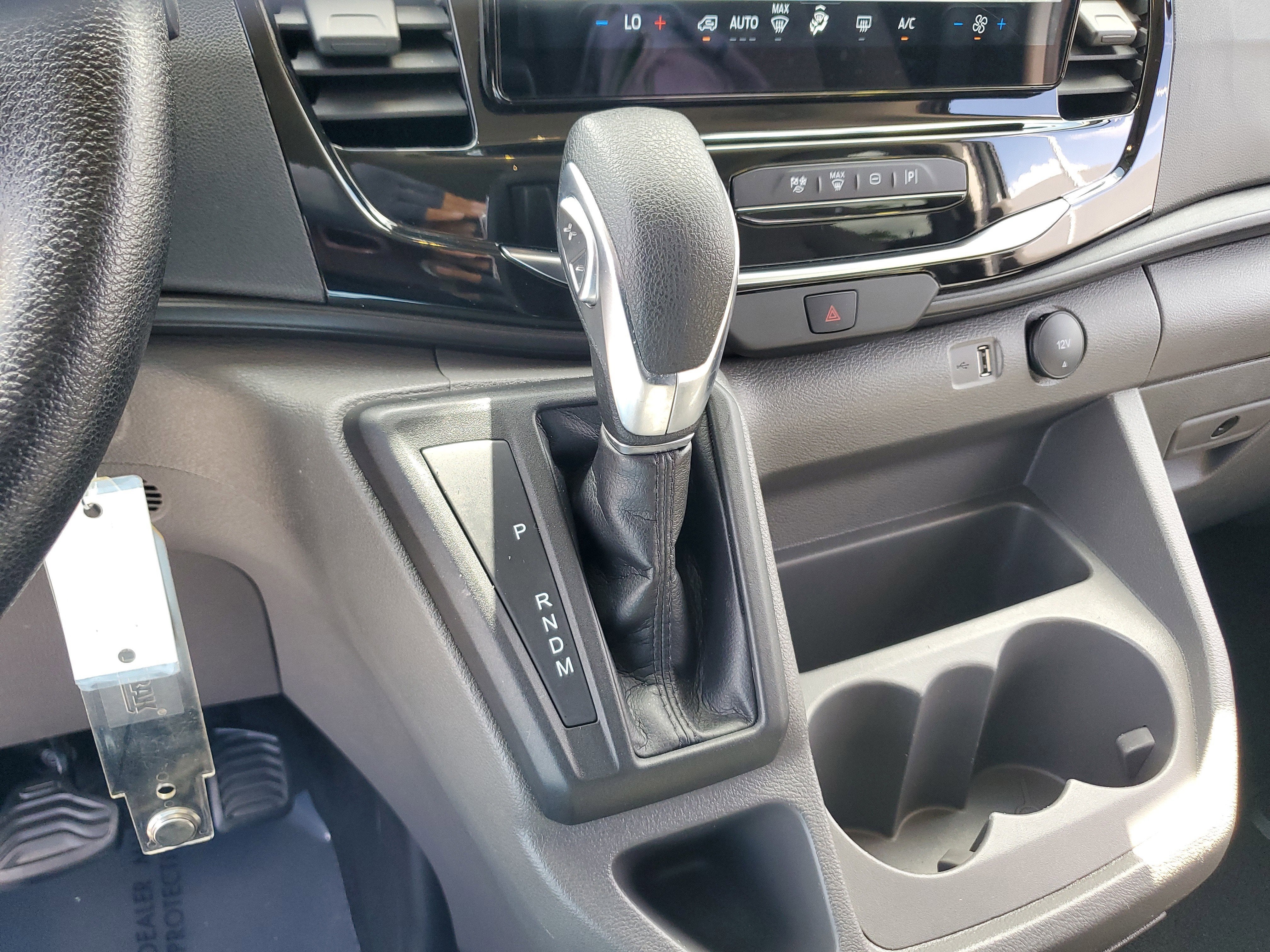 2024 Ford Transit Passenger Wagon XLT