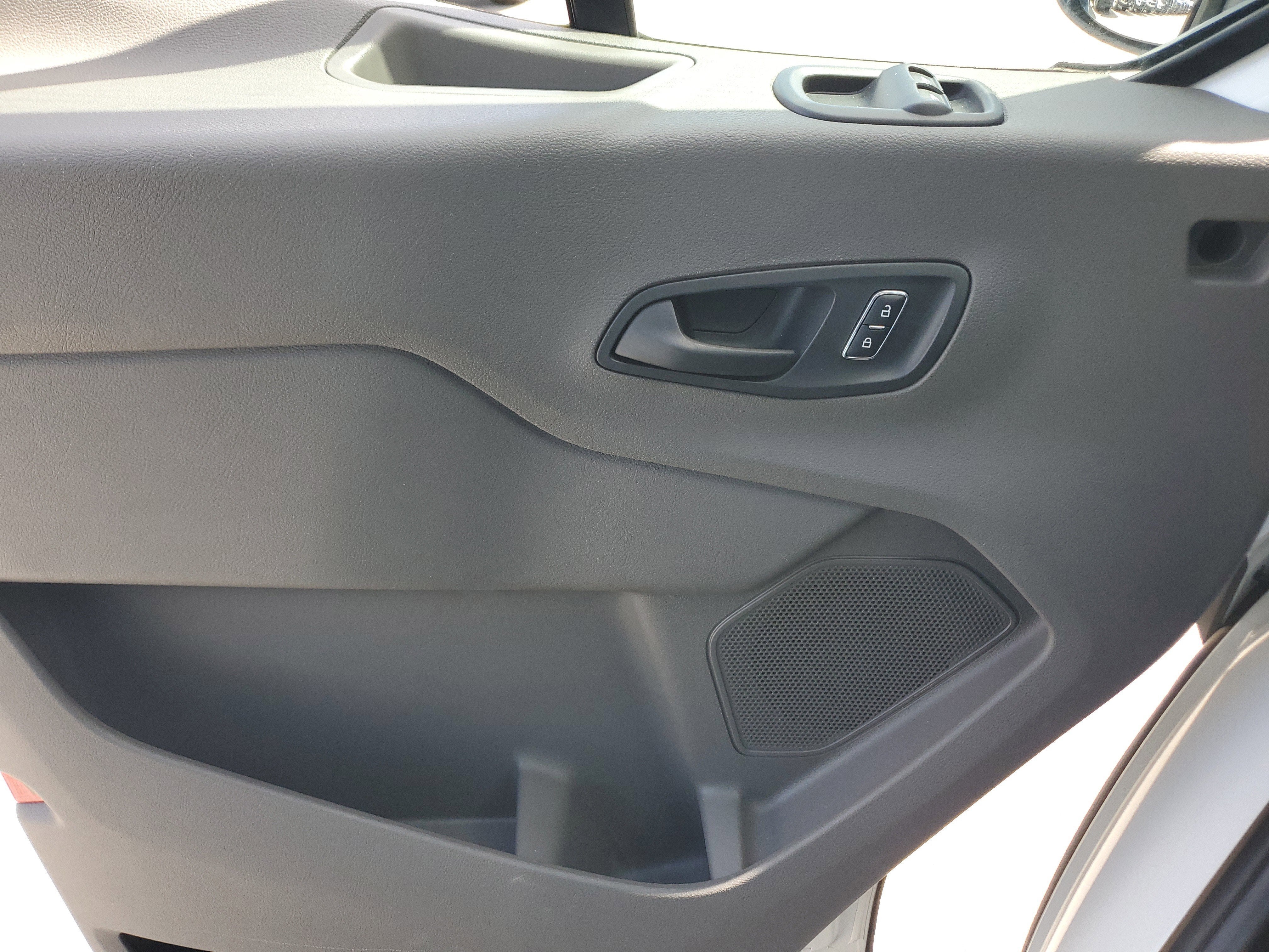 2024 Ford Transit Passenger Wagon XLT