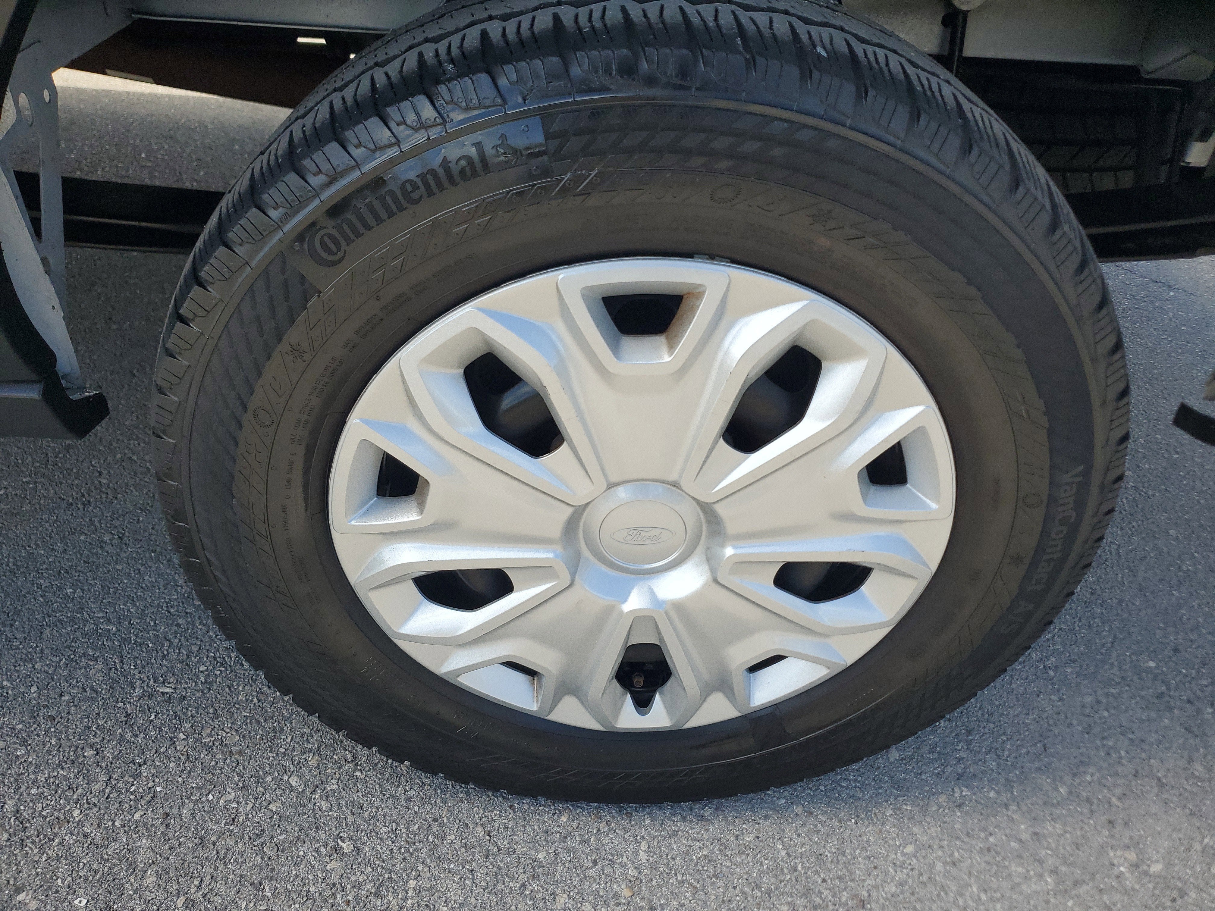 2024 Ford Transit Passenger Wagon XLT