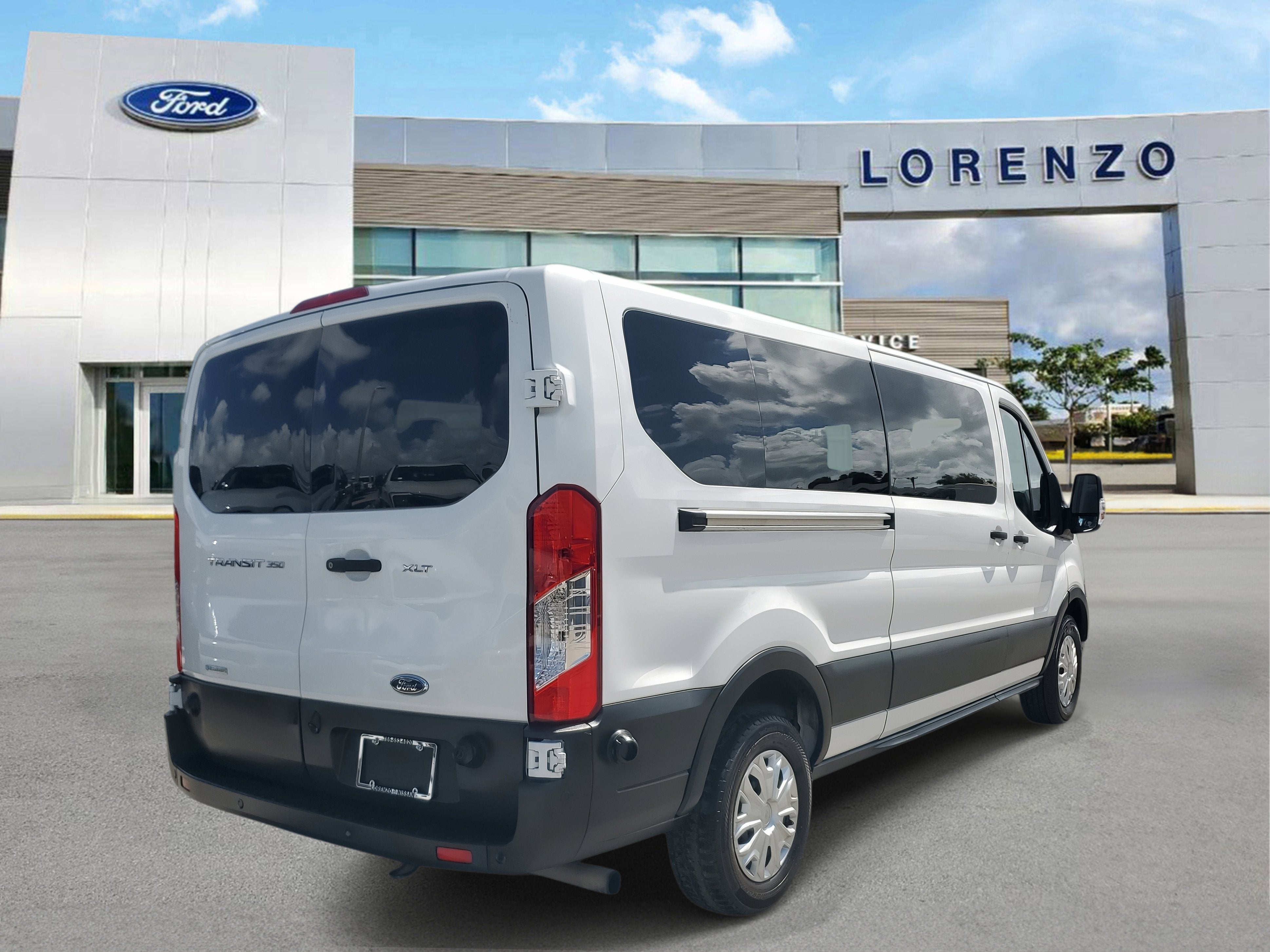 2024 Ford Transit Passenger Wagon XLT