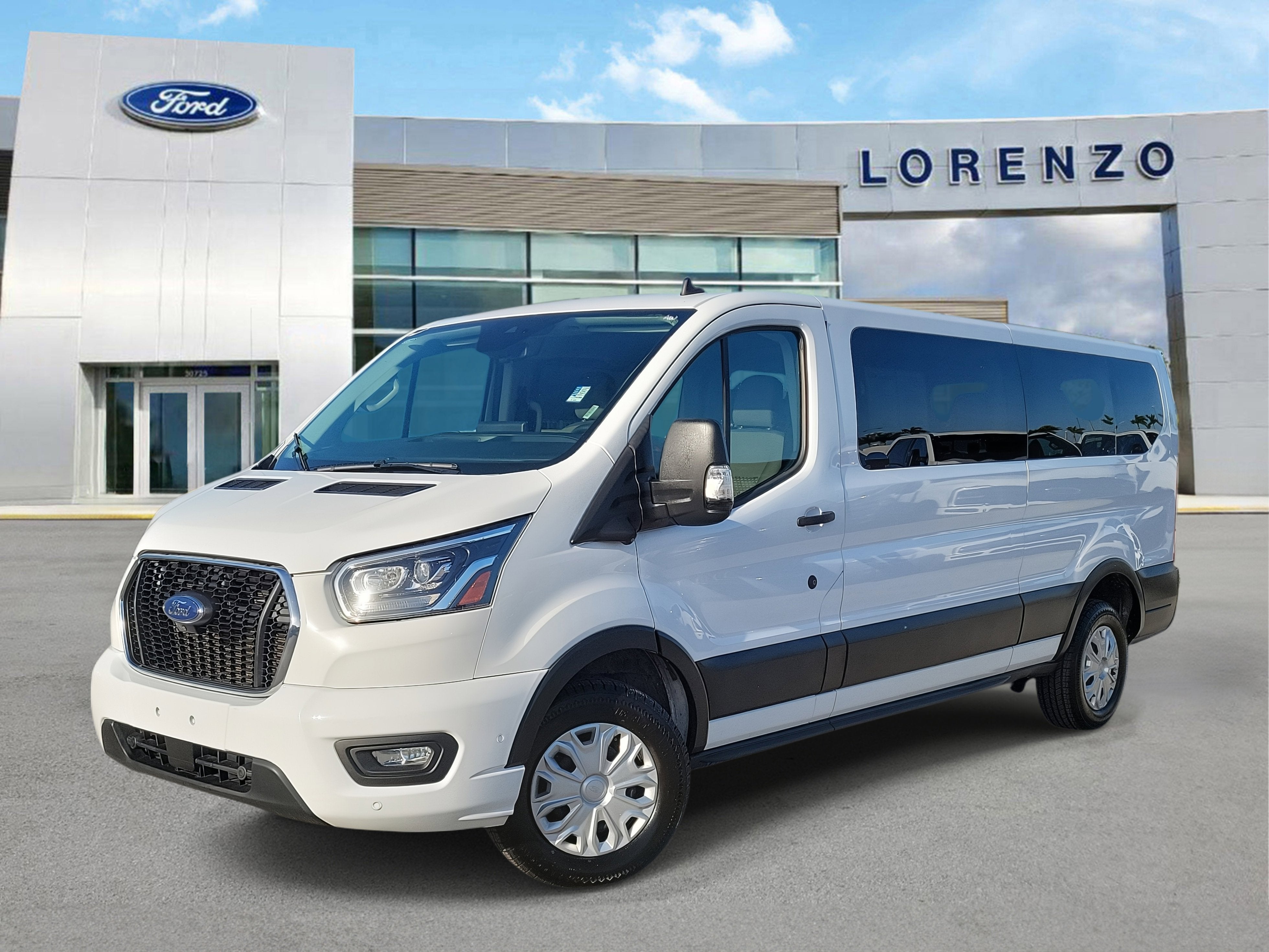 2023 Ford Transit Passenger Wagon XLT