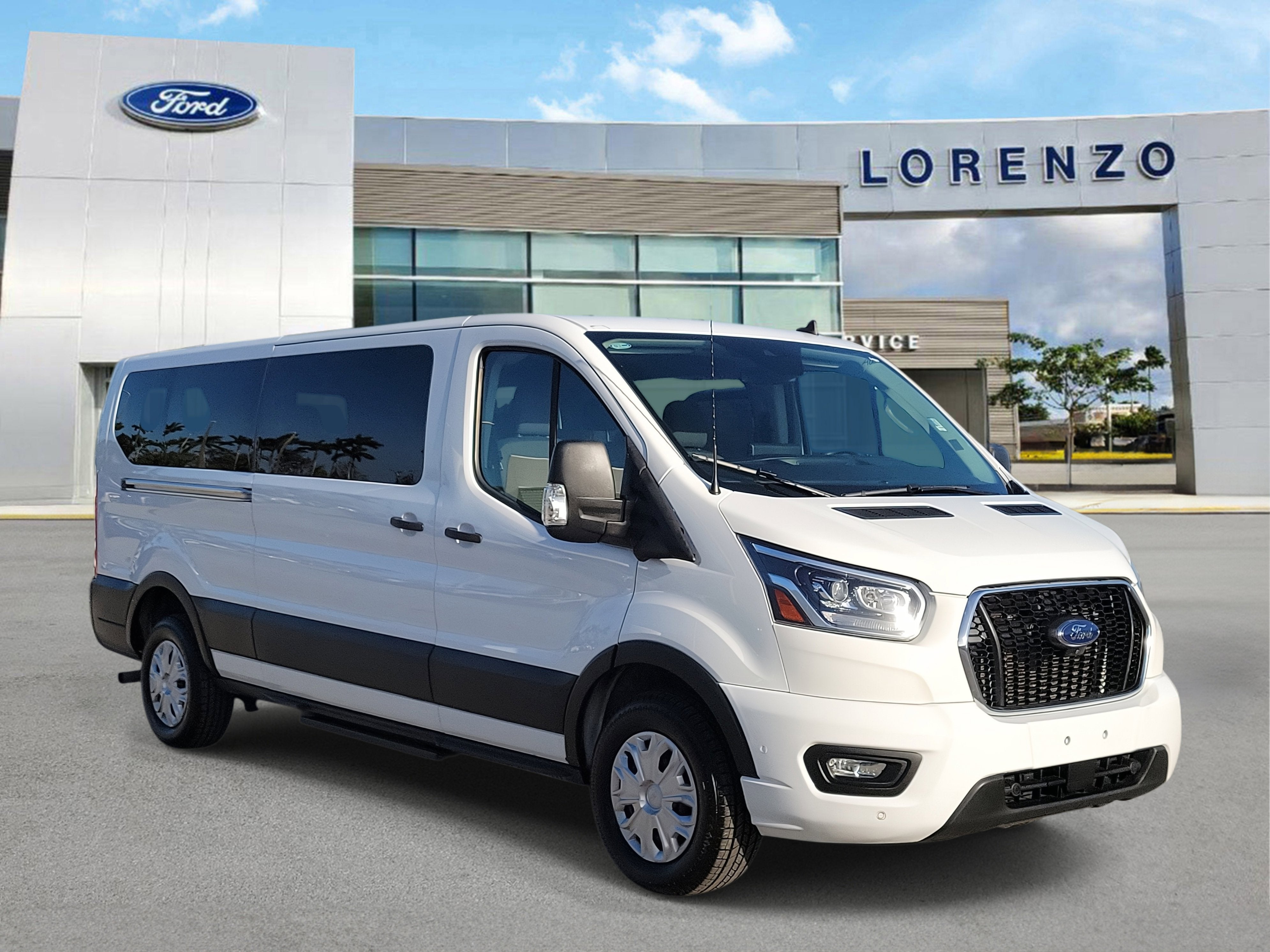 2023 Ford Transit Passenger Wagon XLT