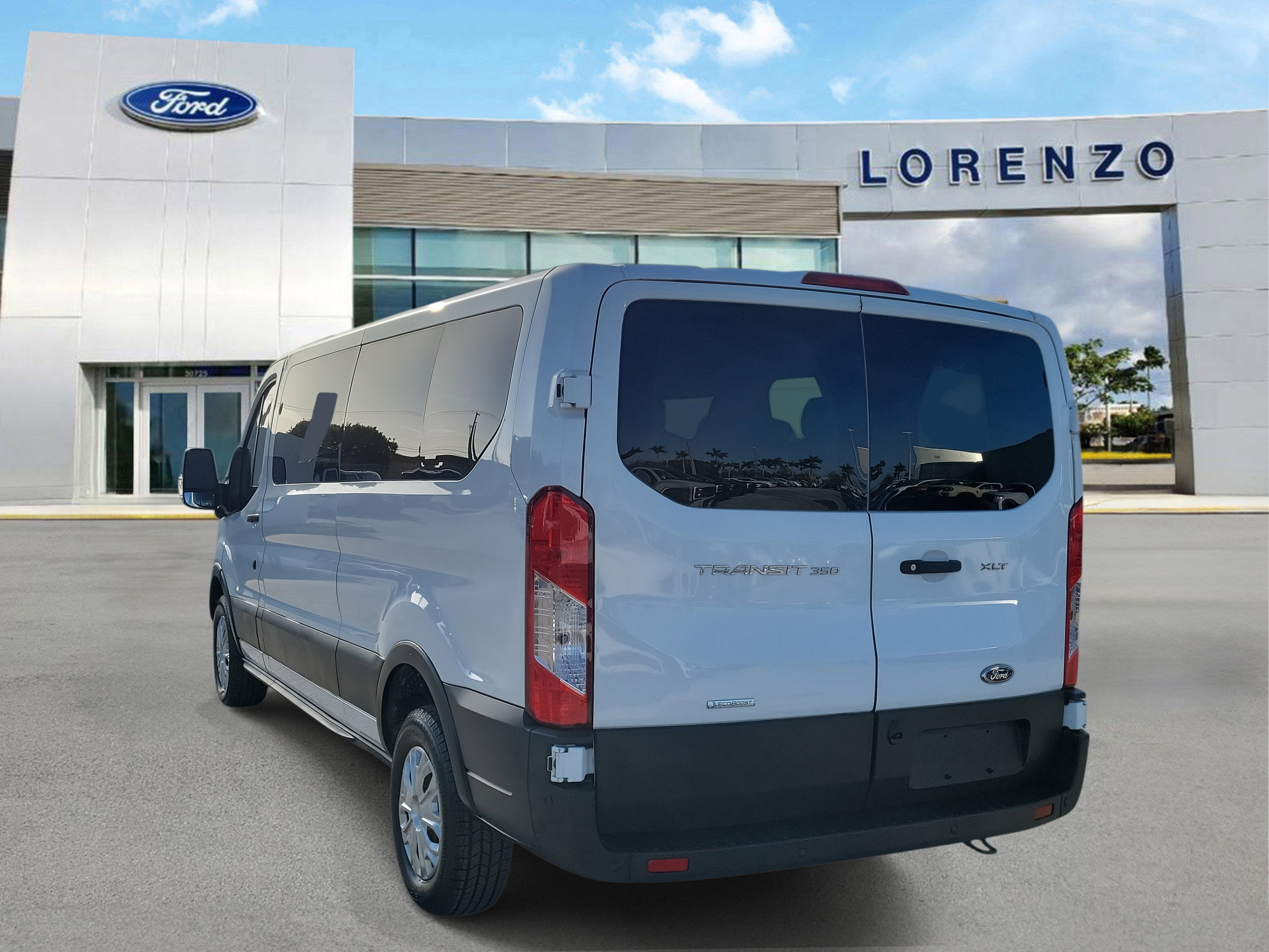 2023 Ford Transit Passenger Wagon XLT