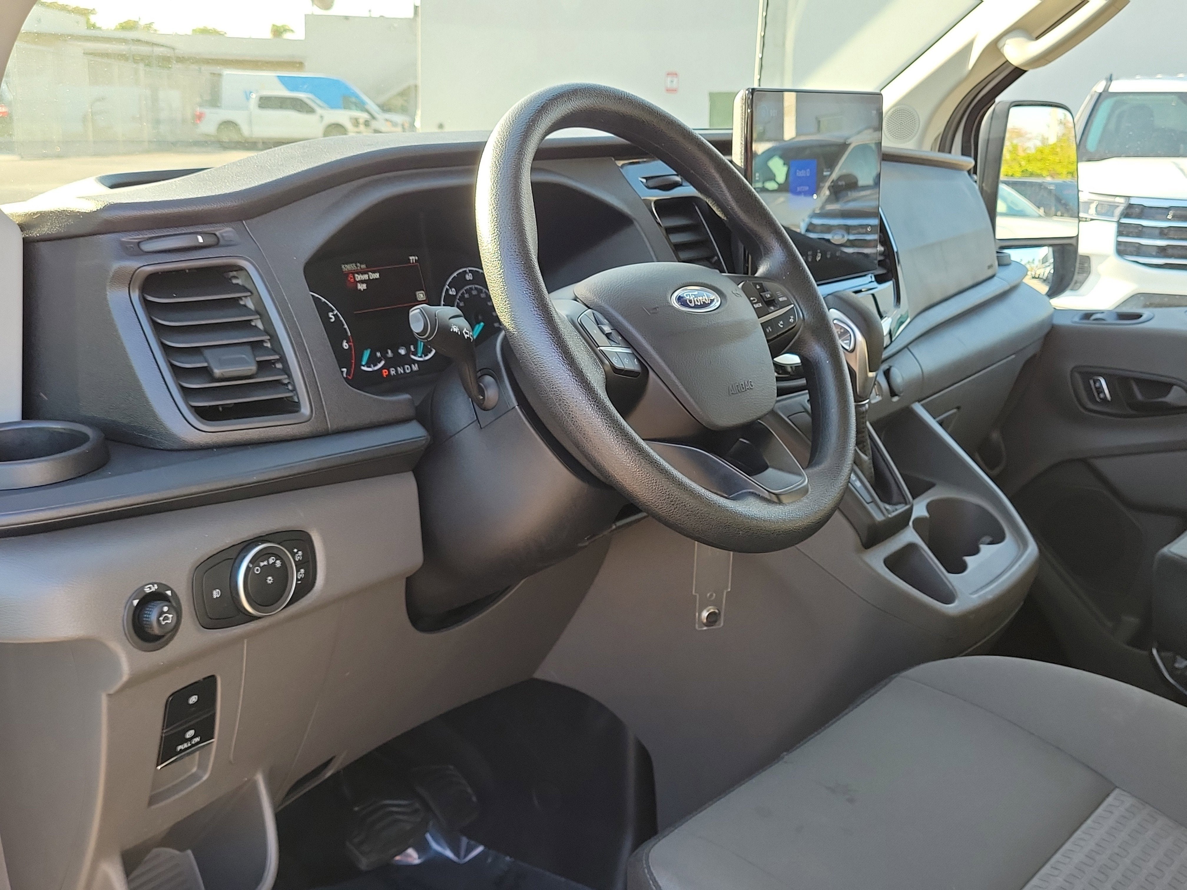 2023 Ford Transit Passenger Wagon XLT