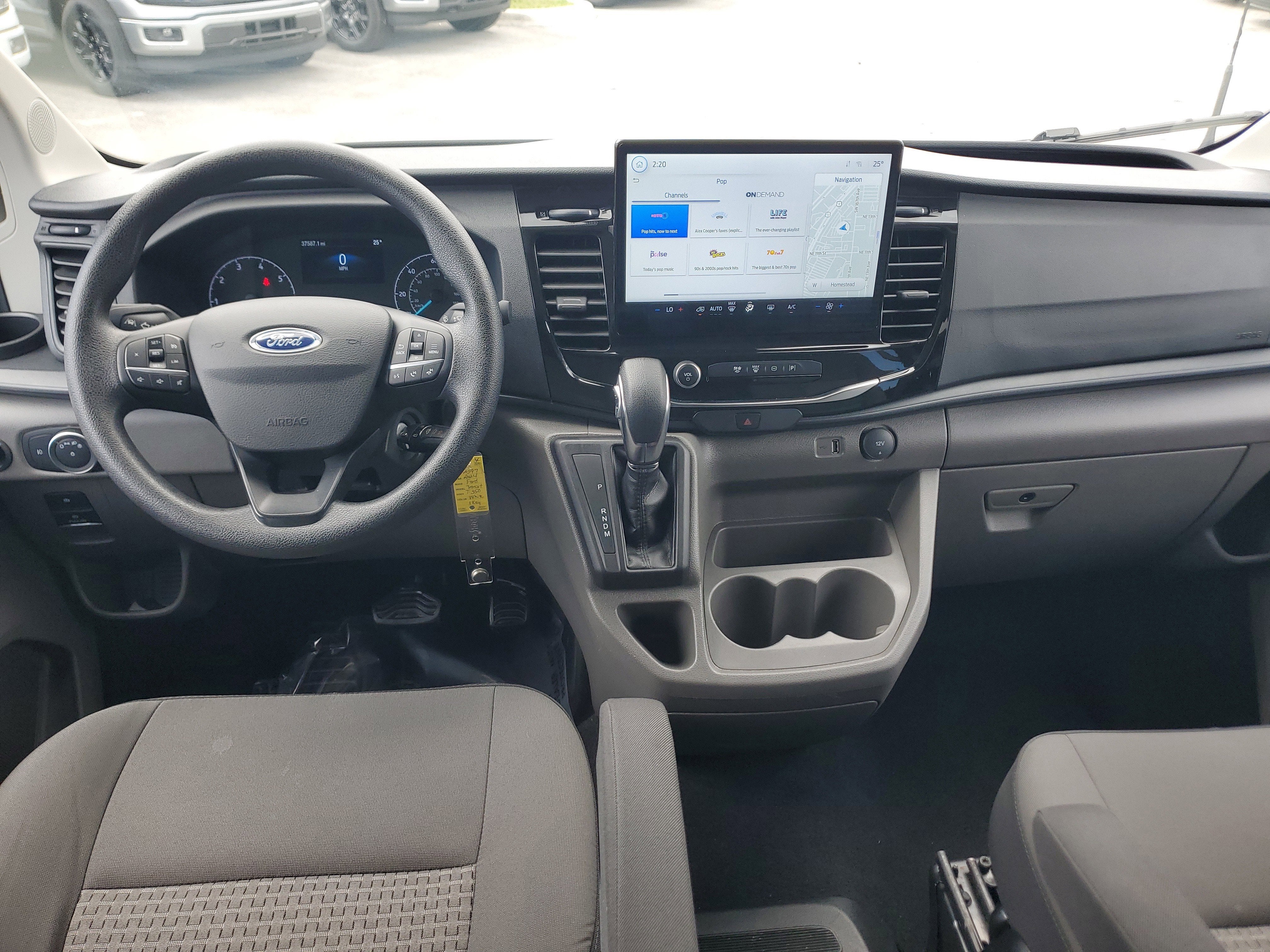 2024 Ford Transit Passenger Wagon XLT