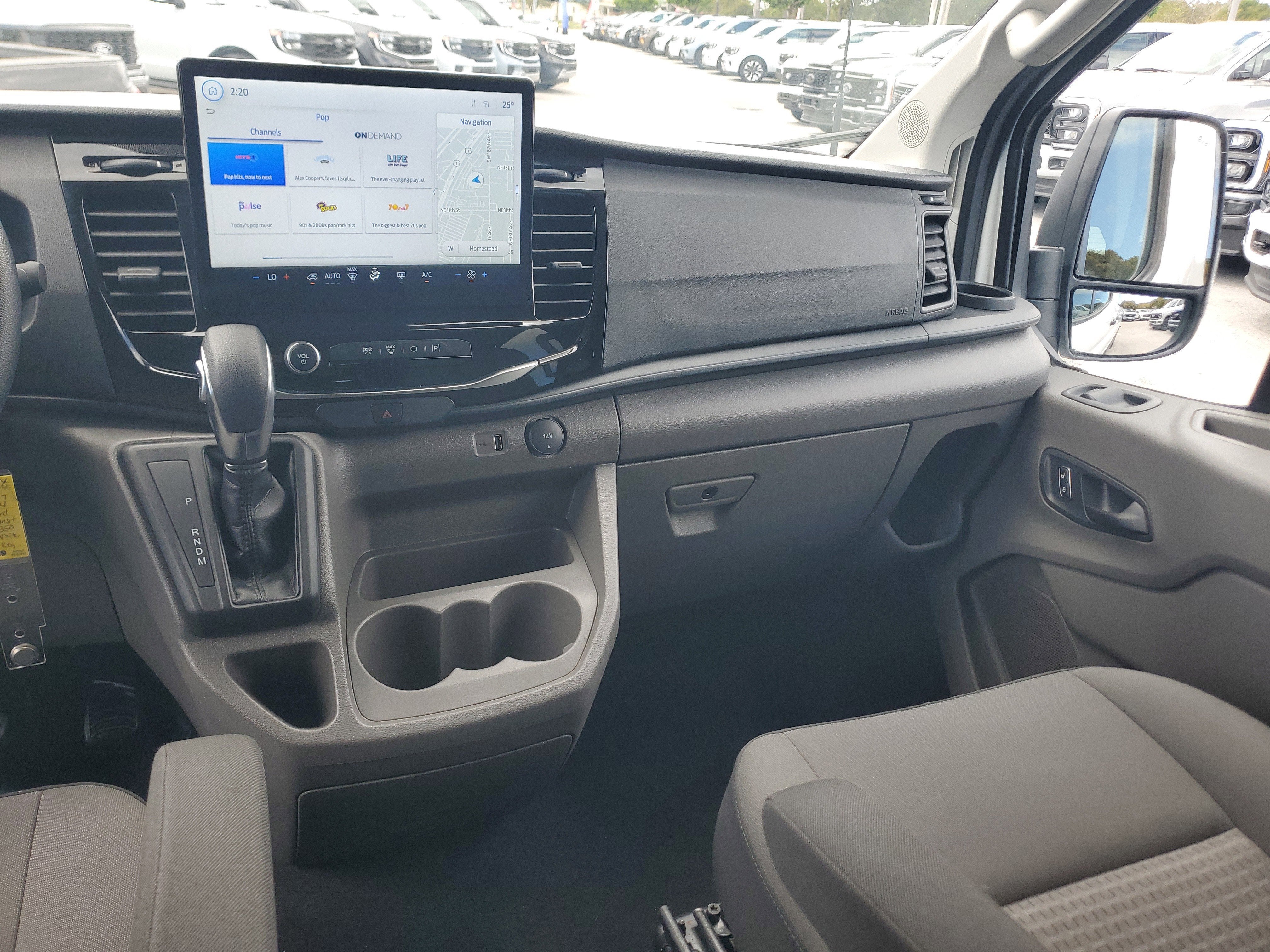 2024 Ford Transit Passenger Wagon XLT