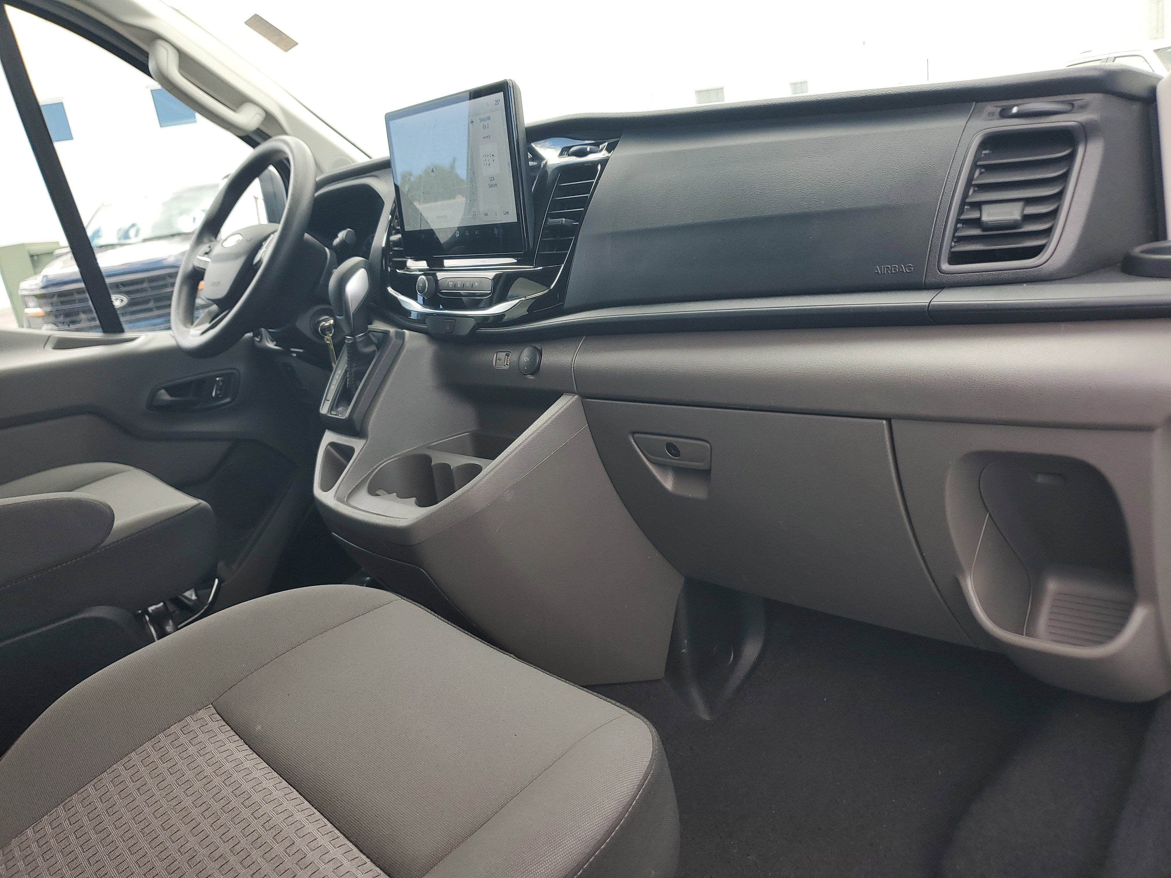 2024 Ford Transit Passenger Wagon XLT