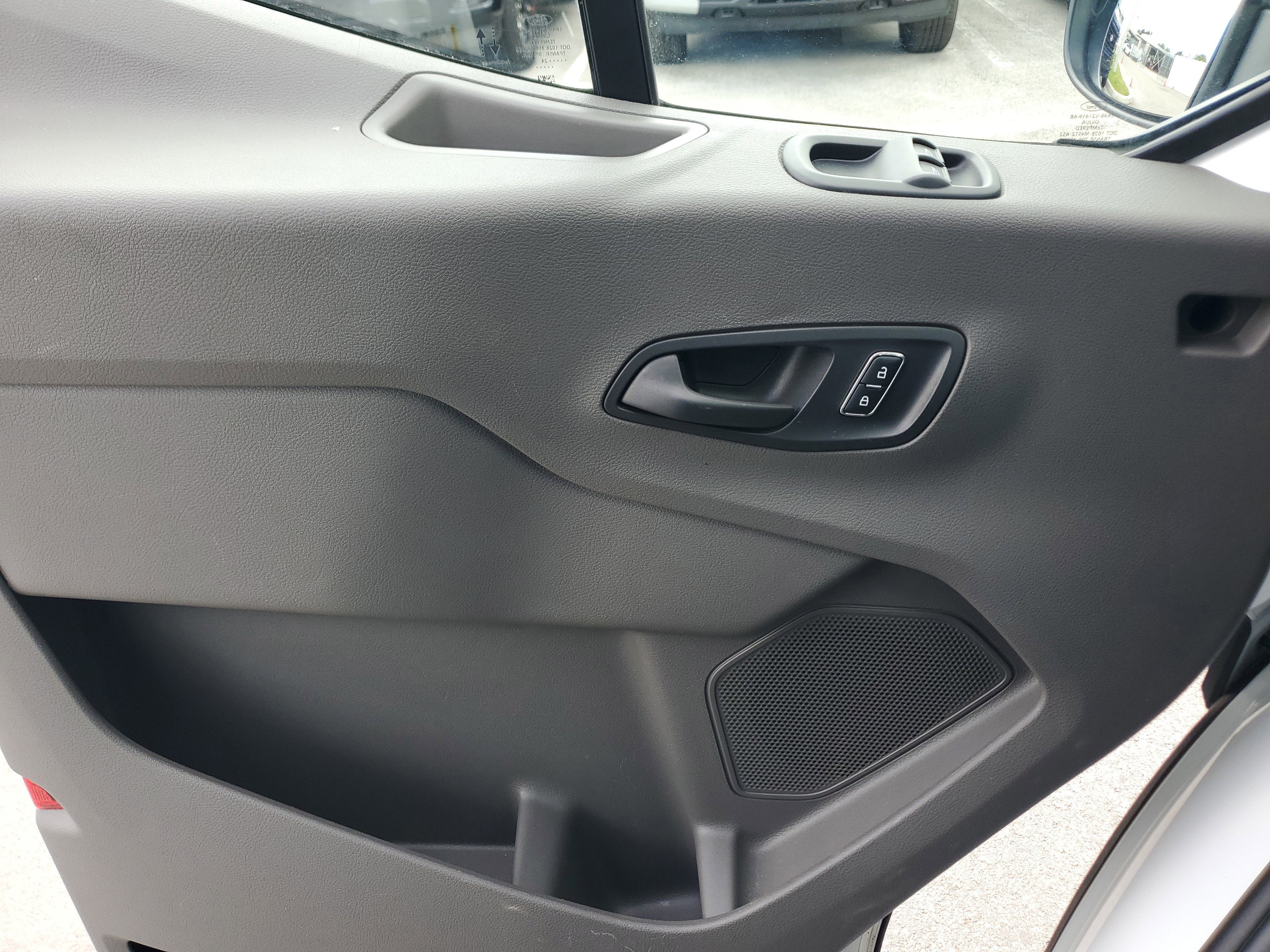 2024 Ford Transit Passenger Wagon XLT