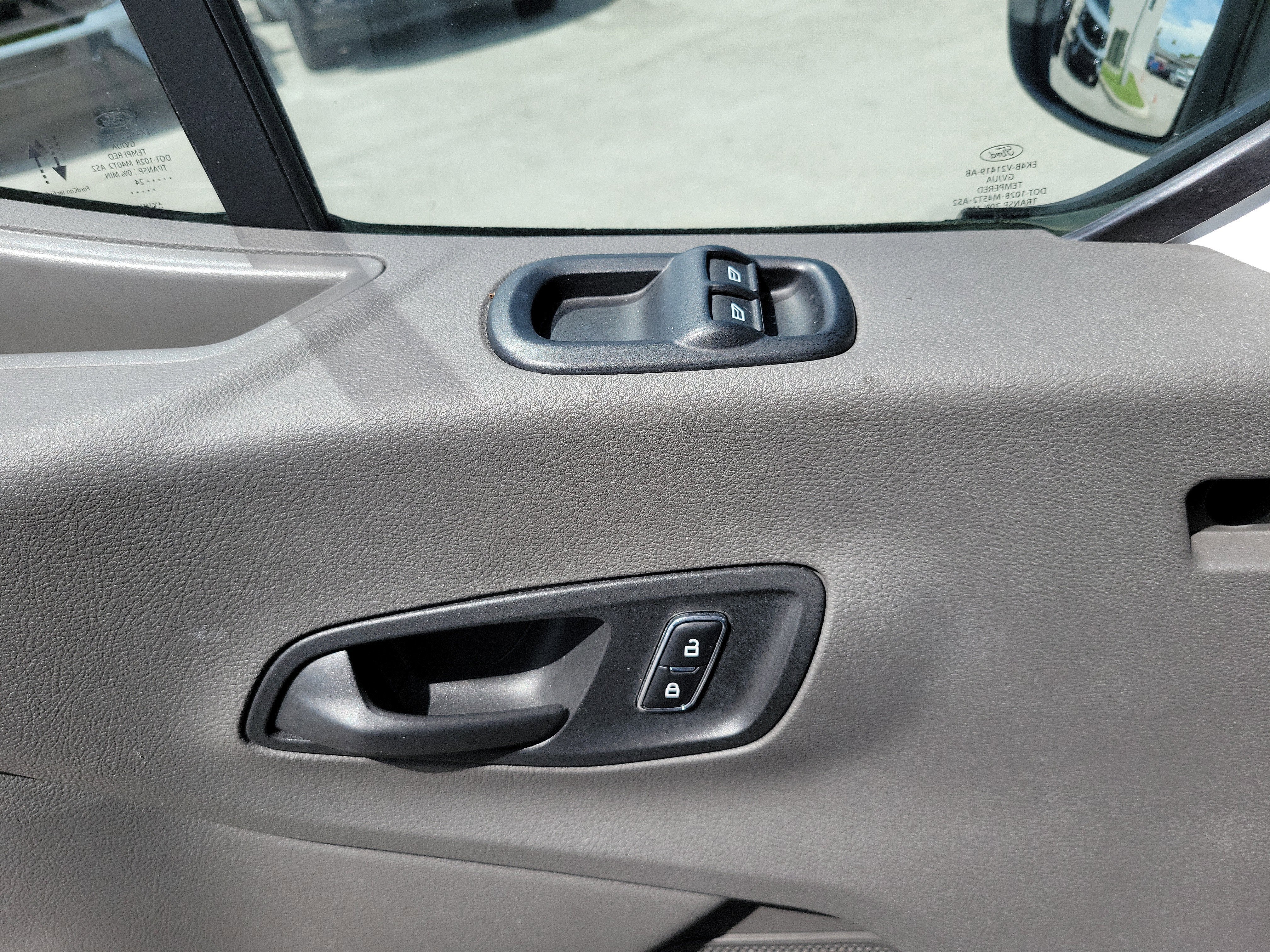 2024 Ford Transit Passenger Wagon XLT