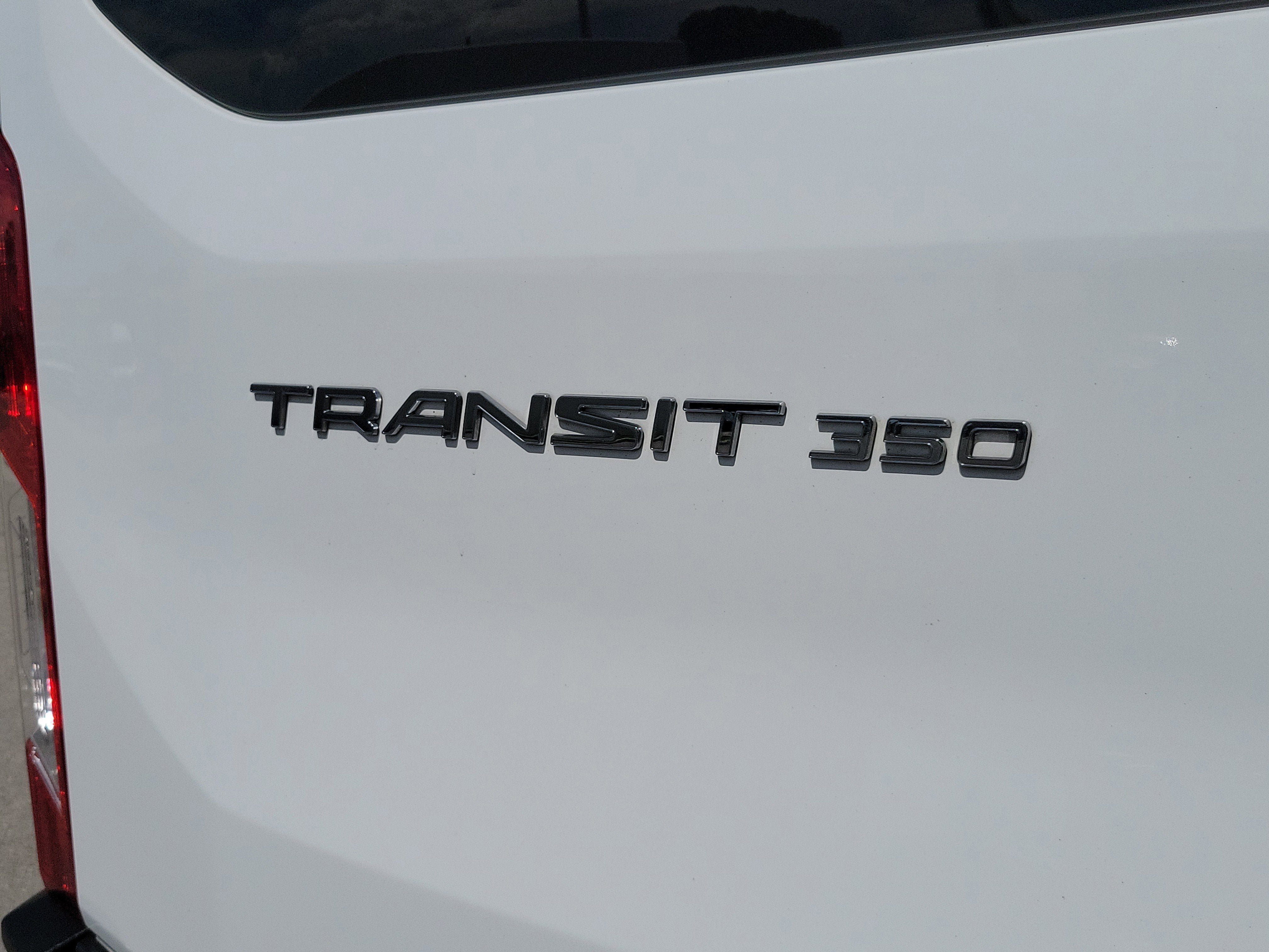 2024 Ford Transit Passenger Wagon XLT