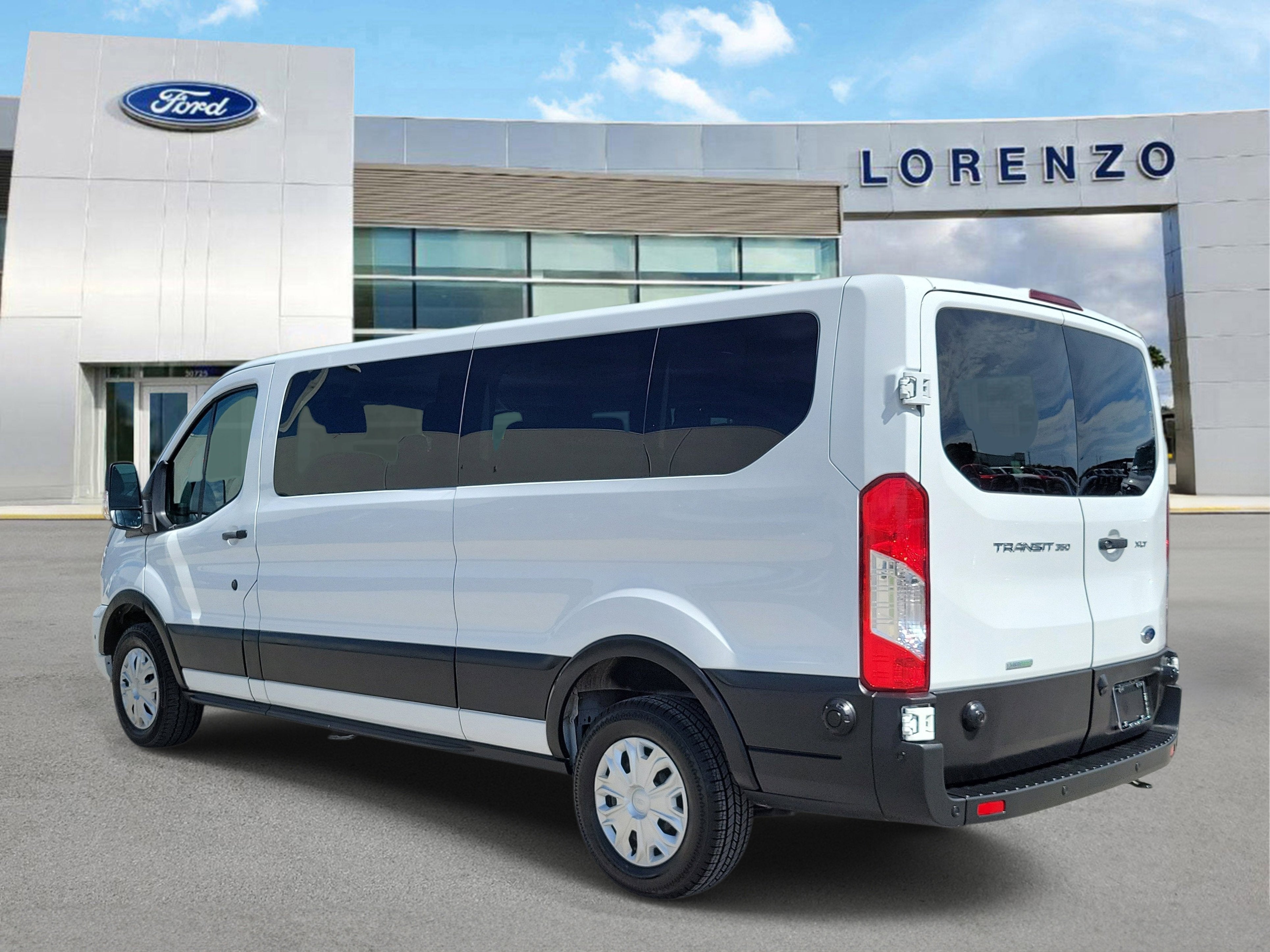 2024 Ford Transit Passenger Wagon XLT